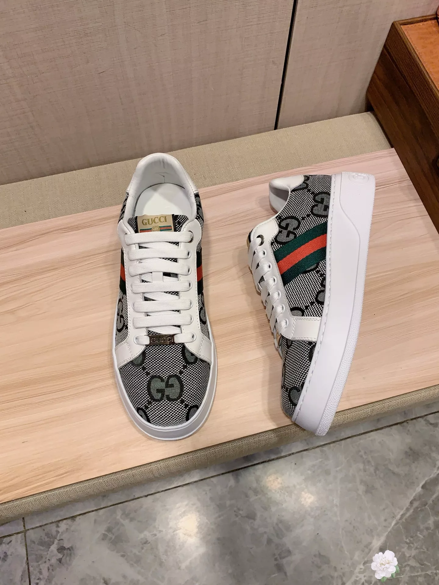 Gucci Casual Shoes For Men Compact 4522