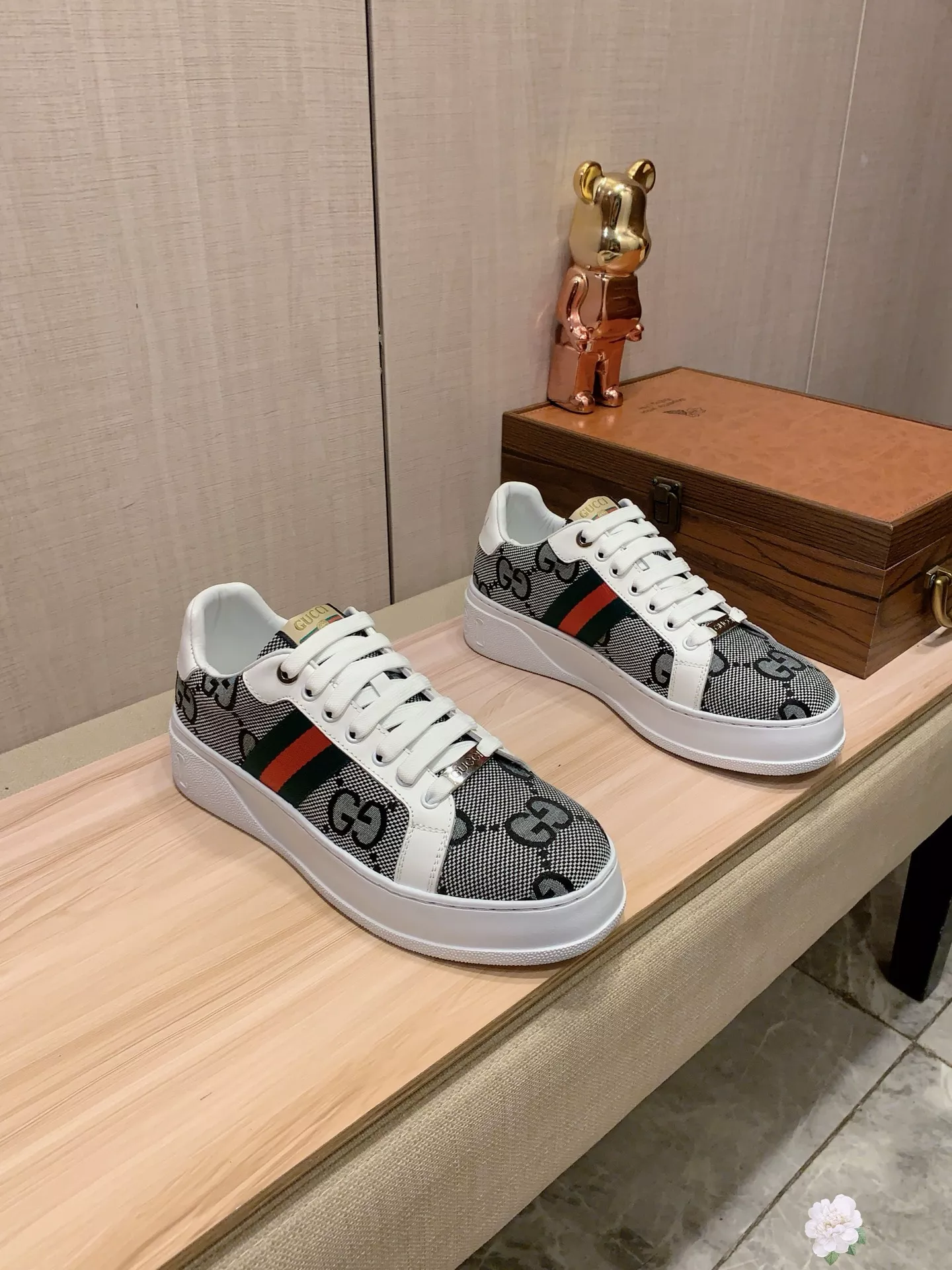 Gucci Casual Shoes For Men Compact 4522
