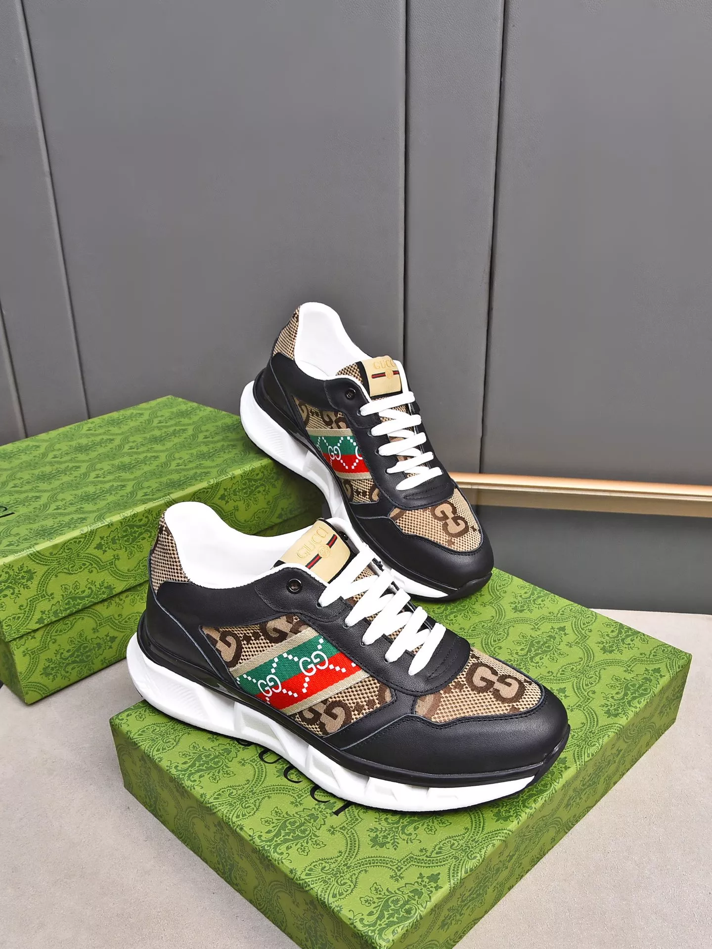Gucci Casual Shoes For Men Compact 9525