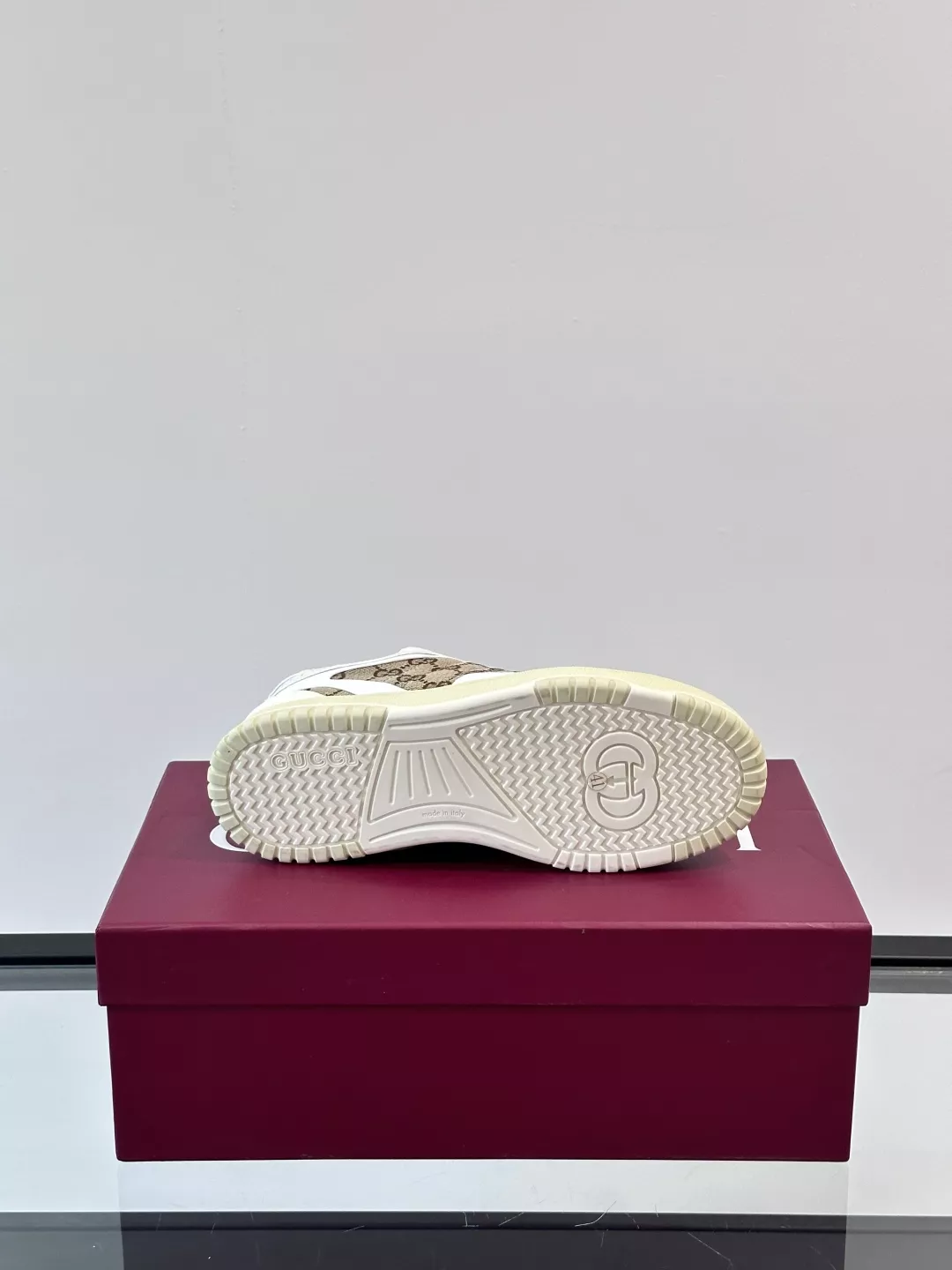 Gucci Casual Shoes For Men Elegant 9825