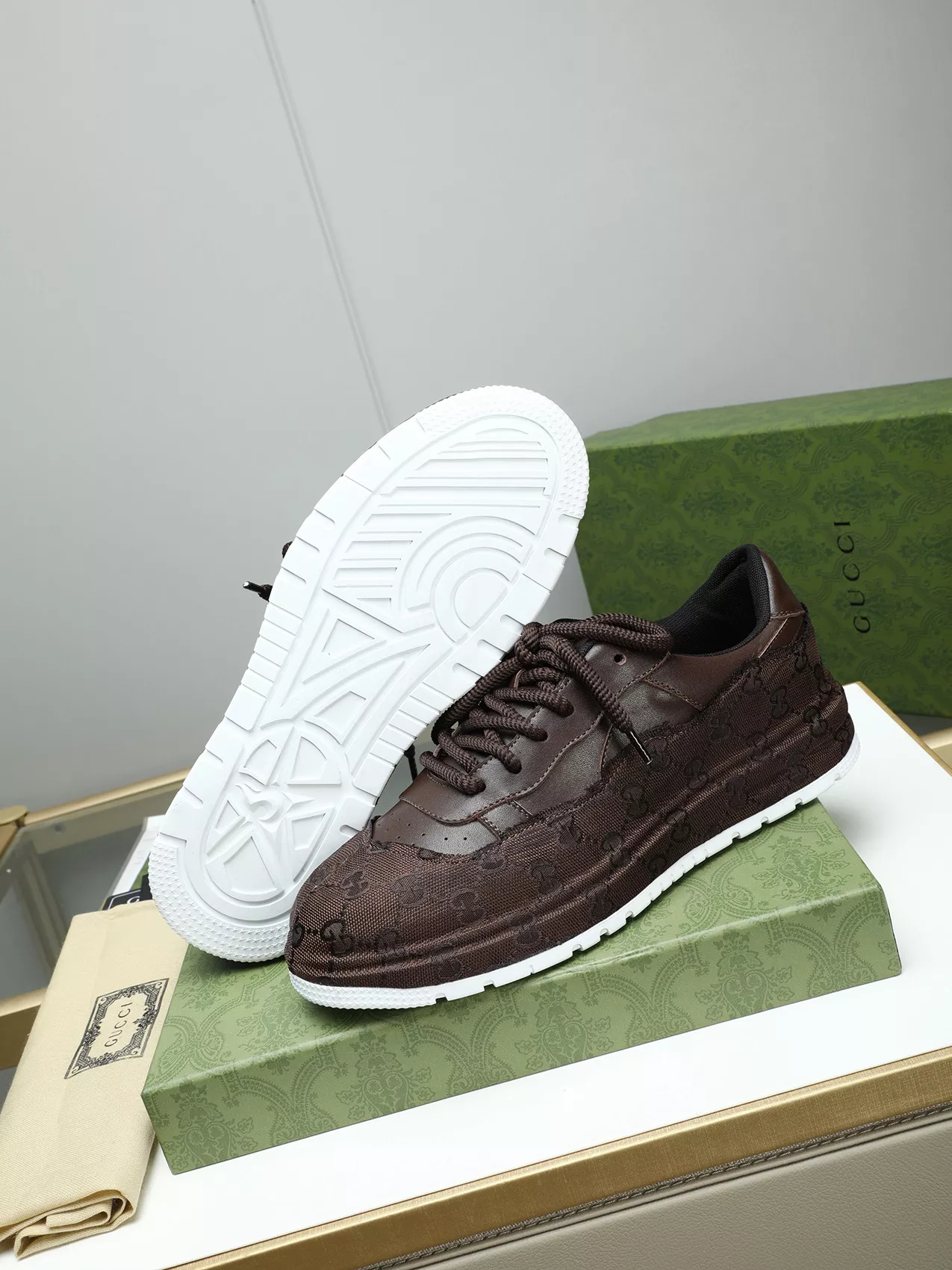 Gucci Casual Shoes For Men Fashionable 606