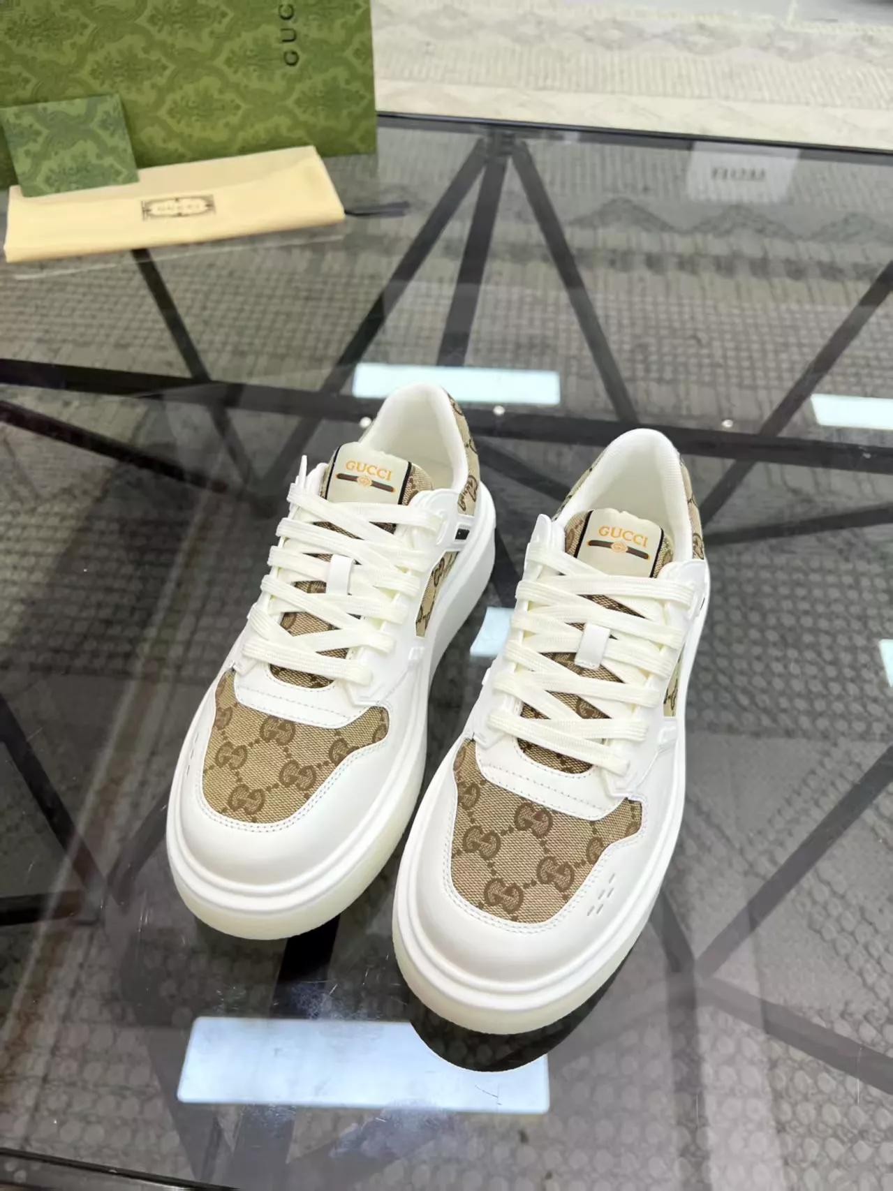 Gucci Casual Shoes For Men Fashionable 6308