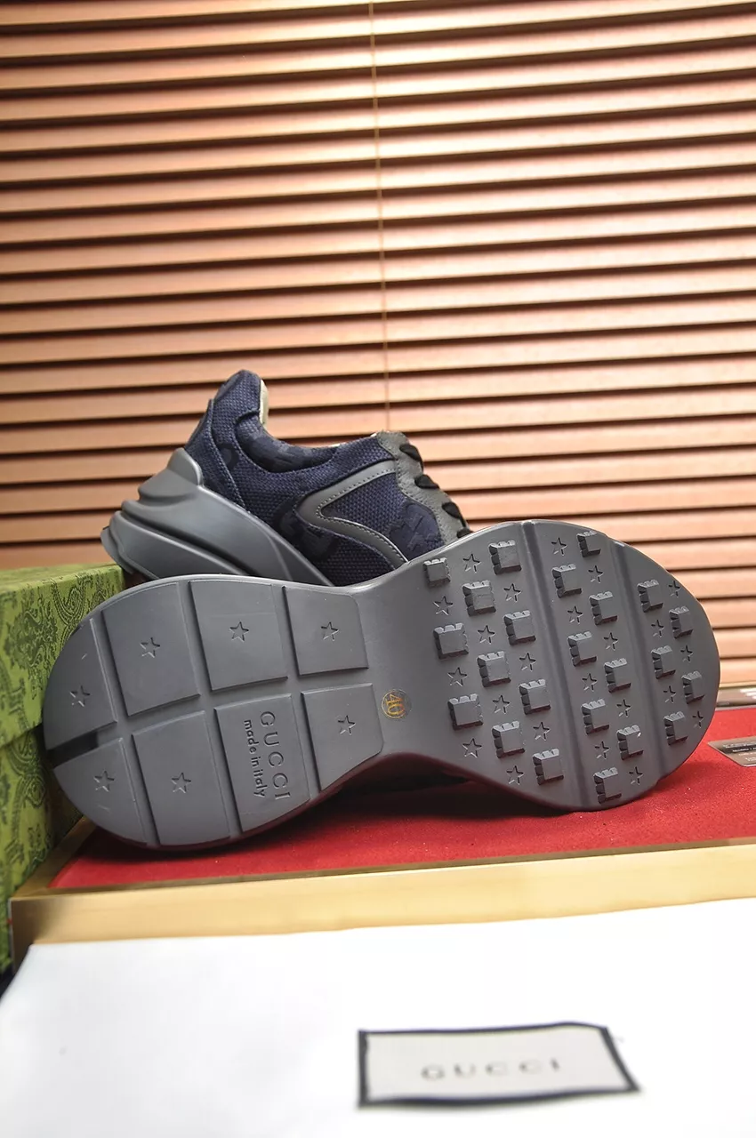 Gucci Casual Shoes For Men Fashionable 7101