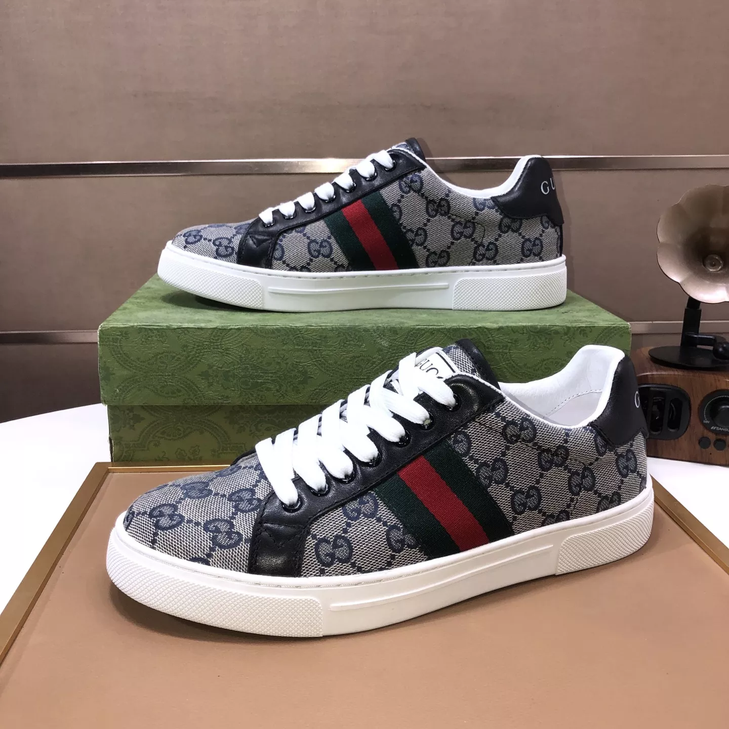 Gucci Casual Shoes For Men Fashionable 7992