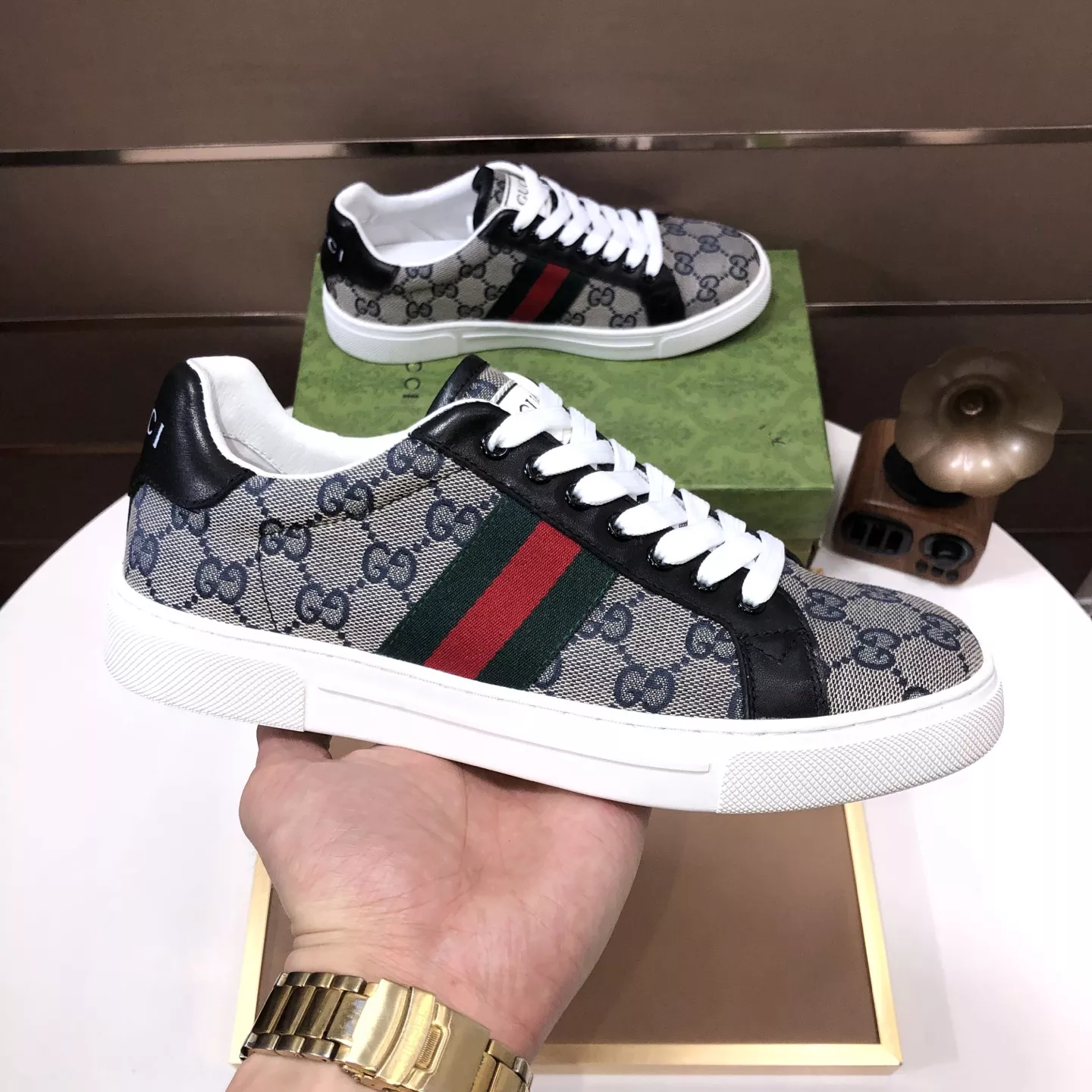Gucci Casual Shoes For Men Fashionable 7992