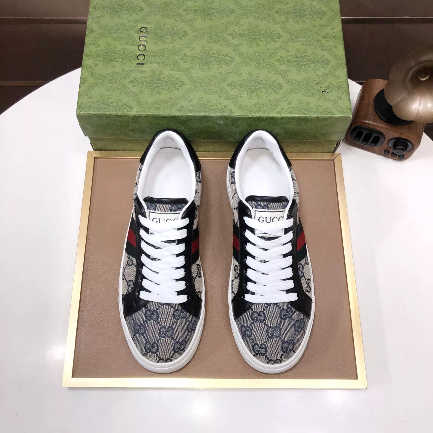Gucci Casual Shoes For Men Fashionable 7992