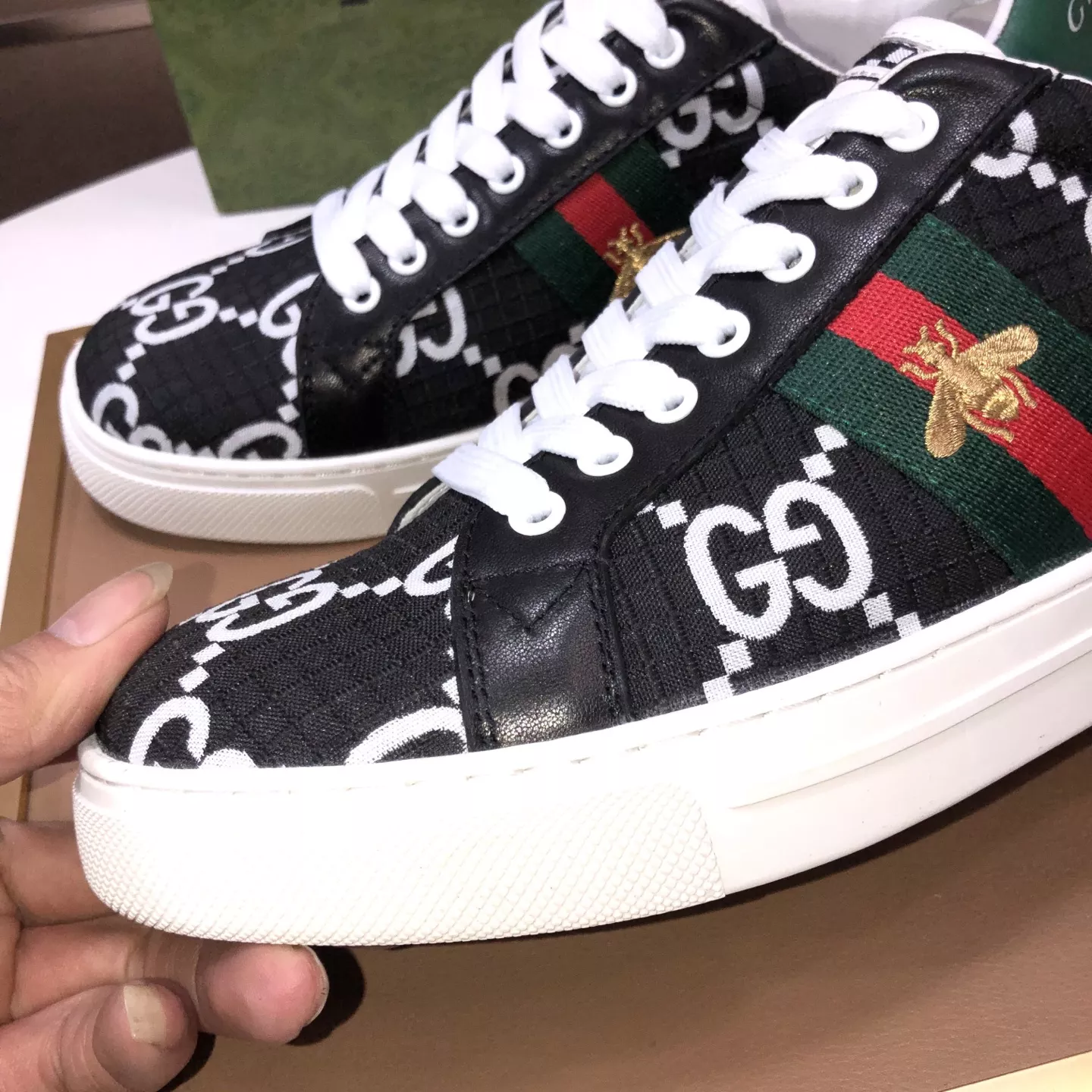 Gucci Casual Shoes For Men Functional 7923