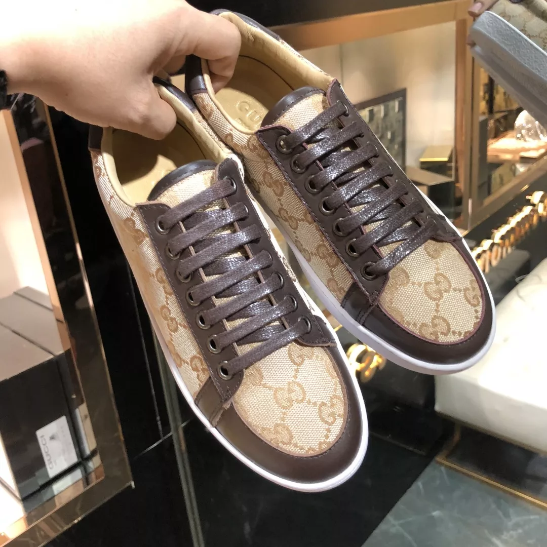 Gucci Casual Shoes For Men Practical 9432