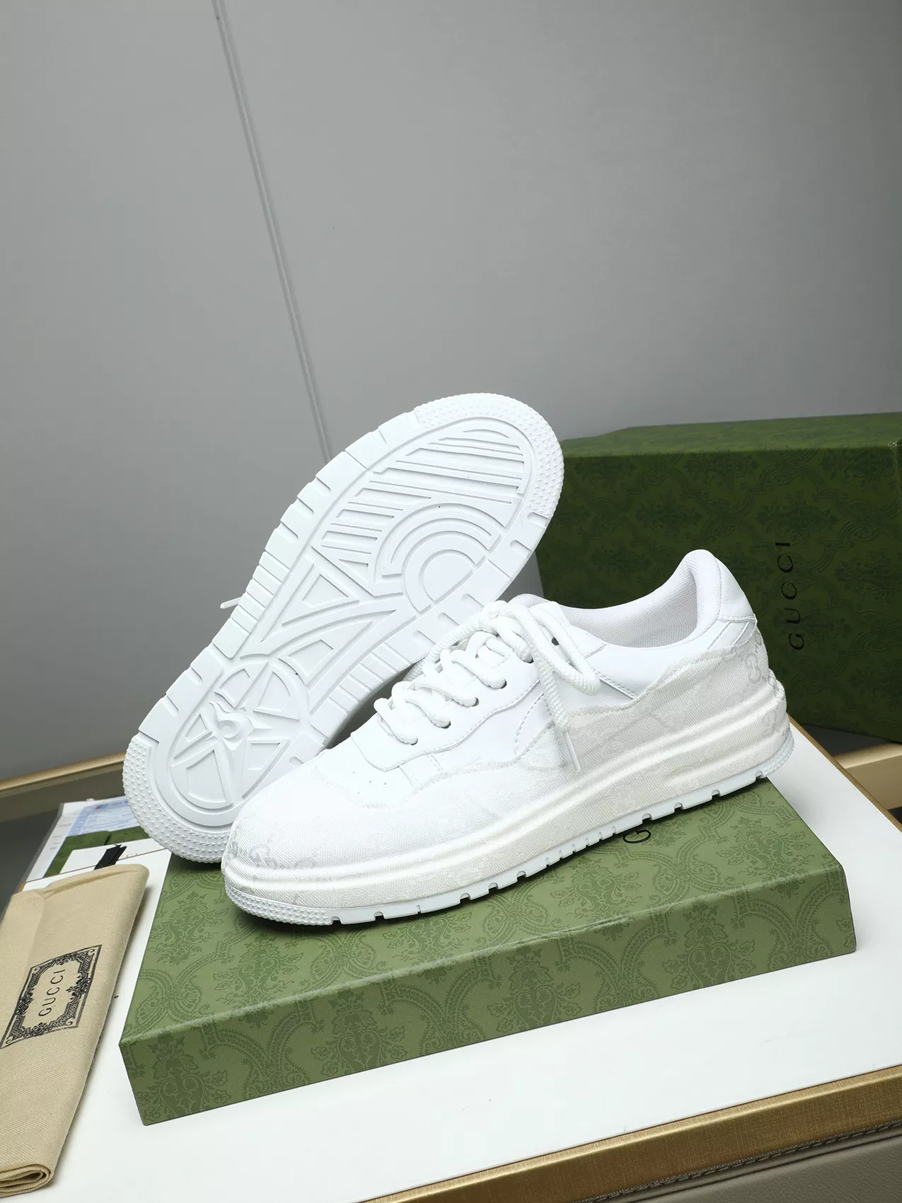 Gucci Casual Shoes For Men Refined 5221