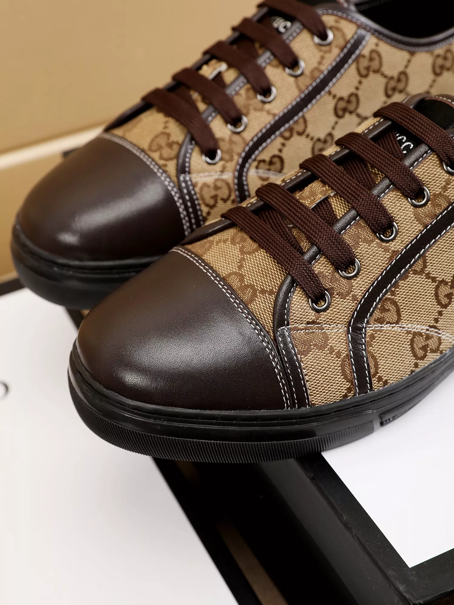 Gucci Casual Shoes For Men Trendsetting 323