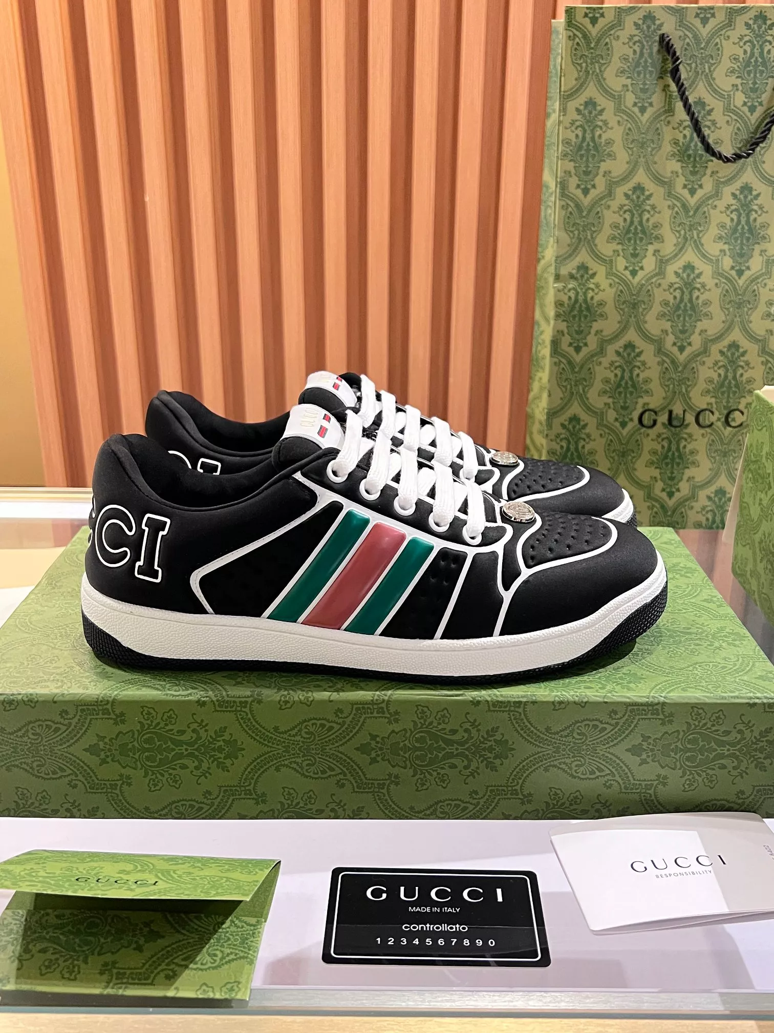Gucci Casual Shoes For Men Trendy 622