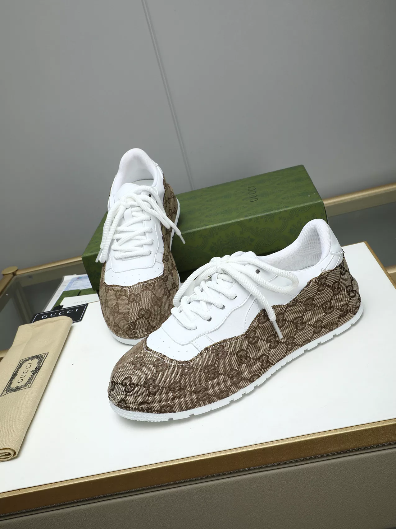 Gucci Casual Shoes For Men Trendy 7355