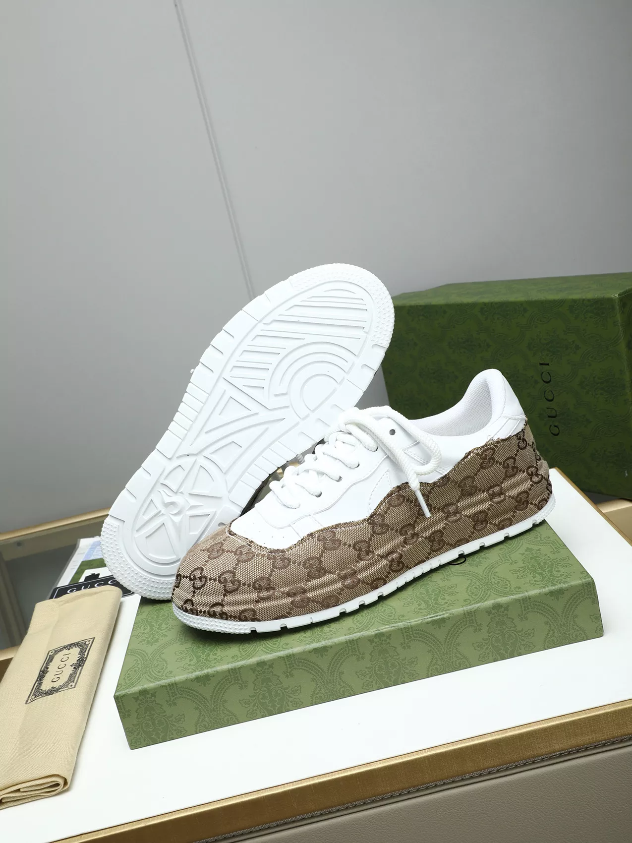 Gucci Casual Shoes For Men Trendy 7355