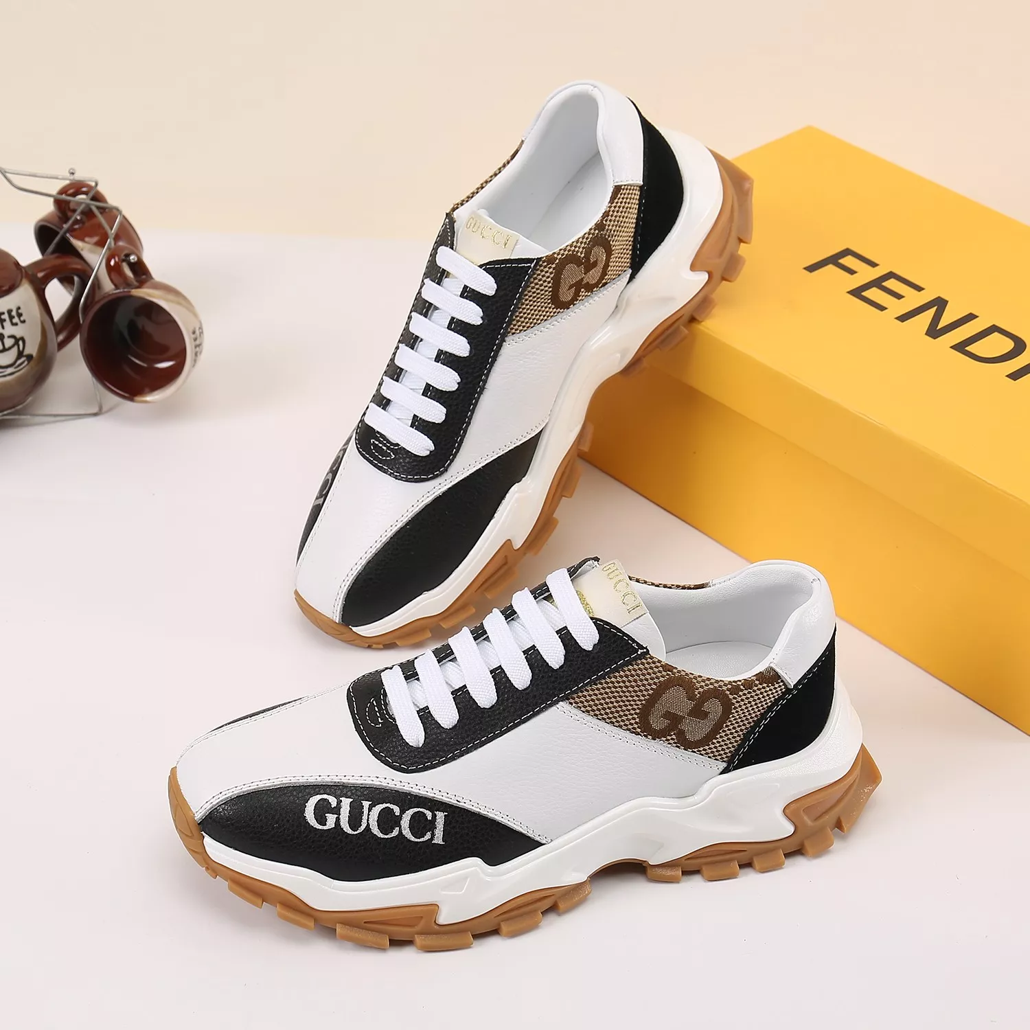 Gucci Casual Shoes For Men Trendy 8573