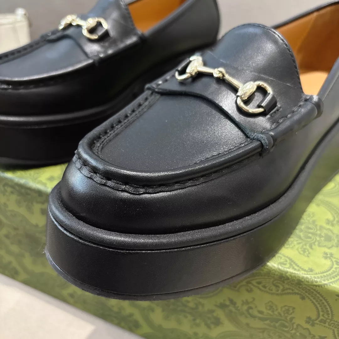 Gucci Casual Shoes For Women Compact 2158