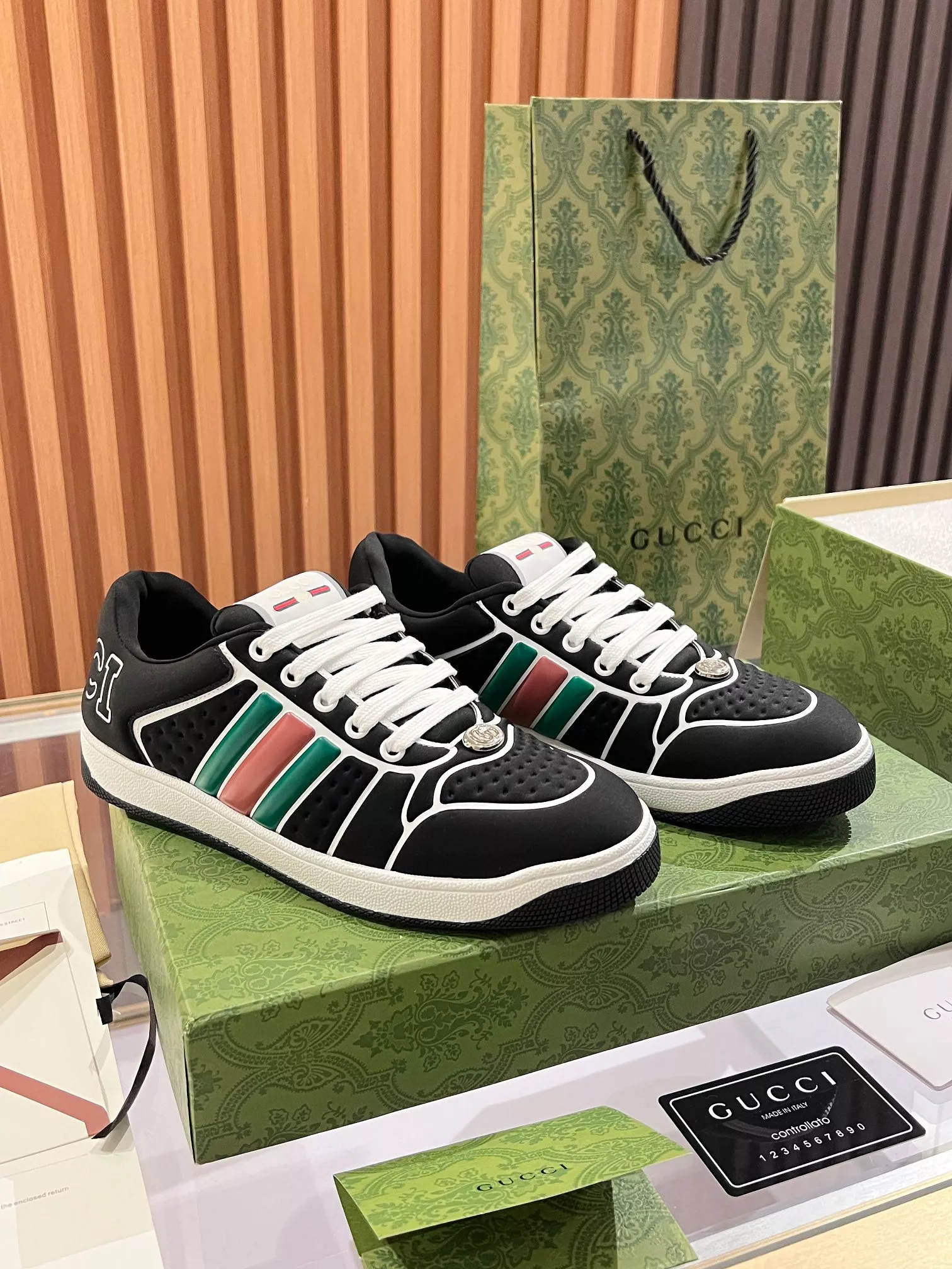 Gucci Casual Shoes For Women Practical 9937