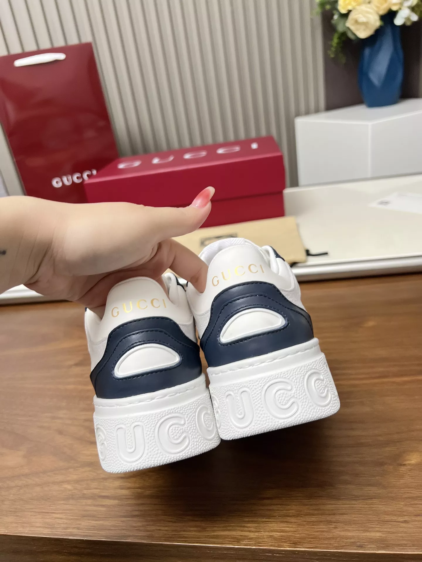 Gucci Casual Shoes For Women Sophisticated 1901