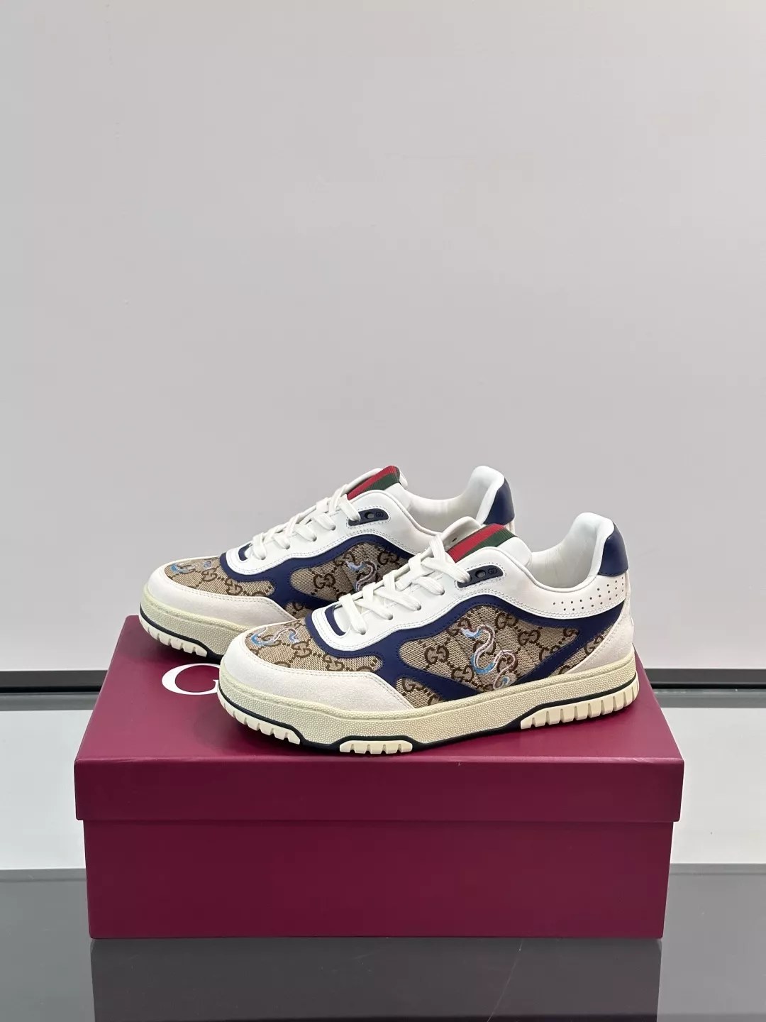 Gucci Casual Shoes For Women Stylish 396