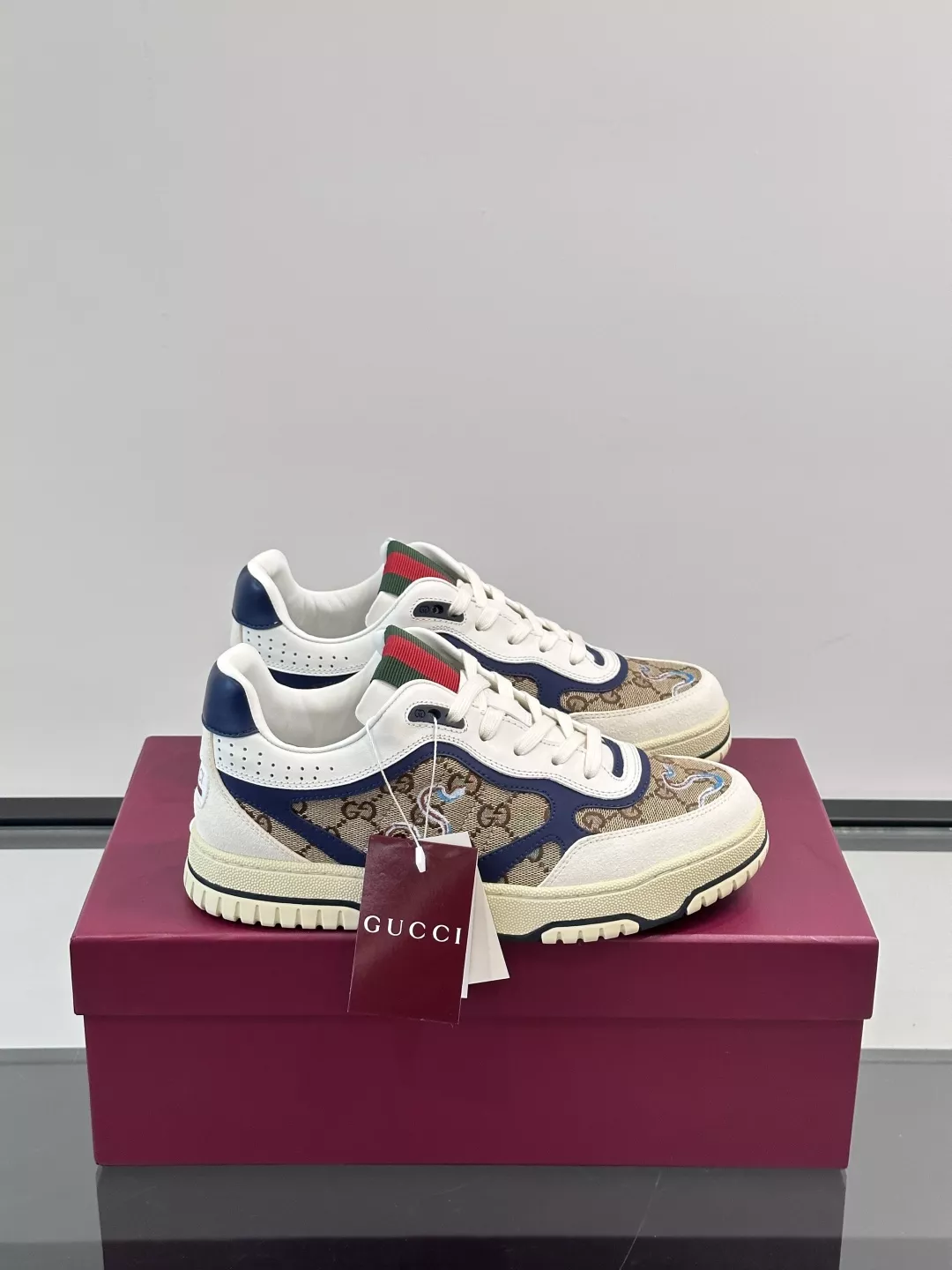 Gucci Casual Shoes For Women Stylish 396