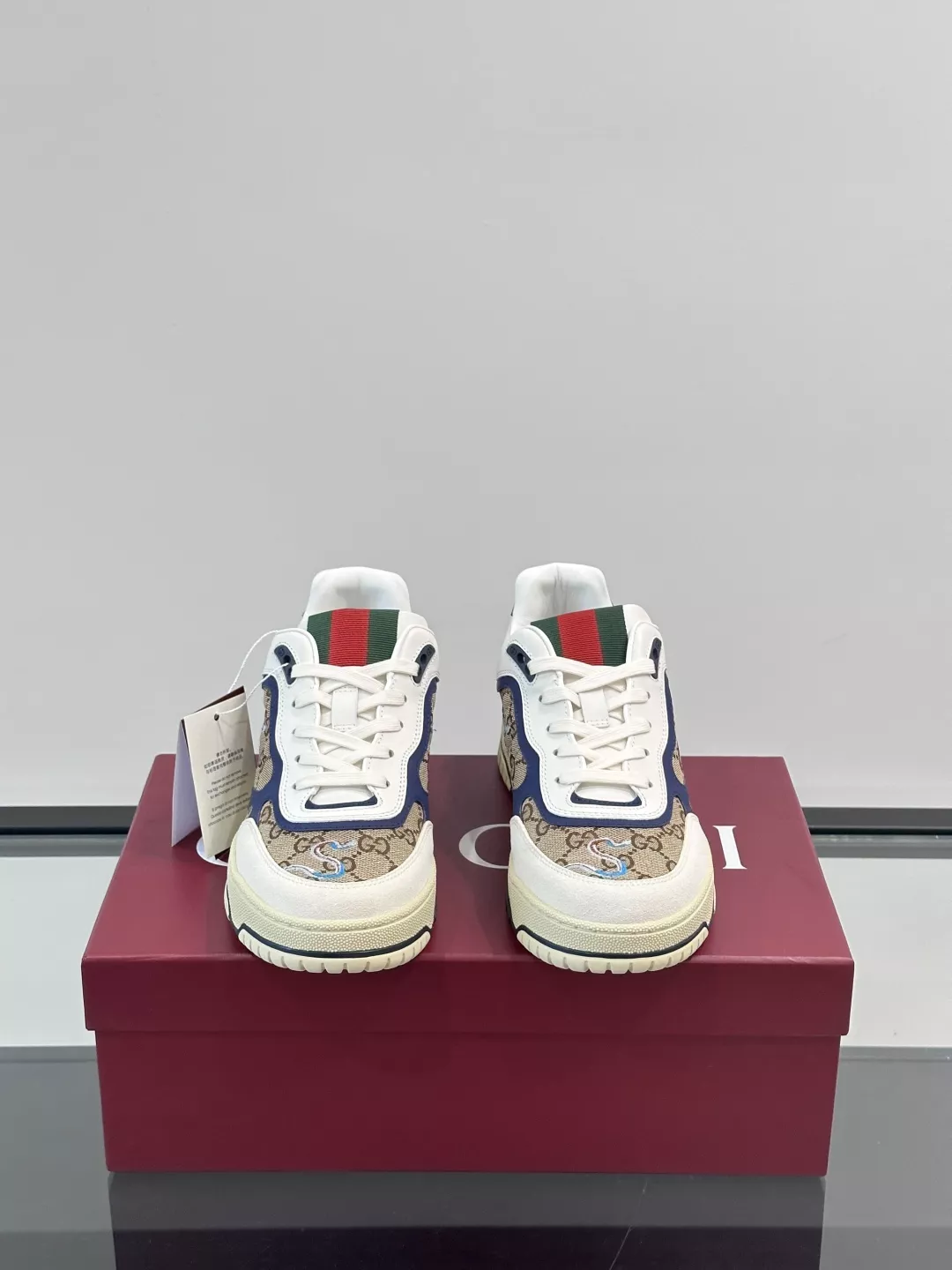 Gucci Casual Shoes For Women Stylish 396