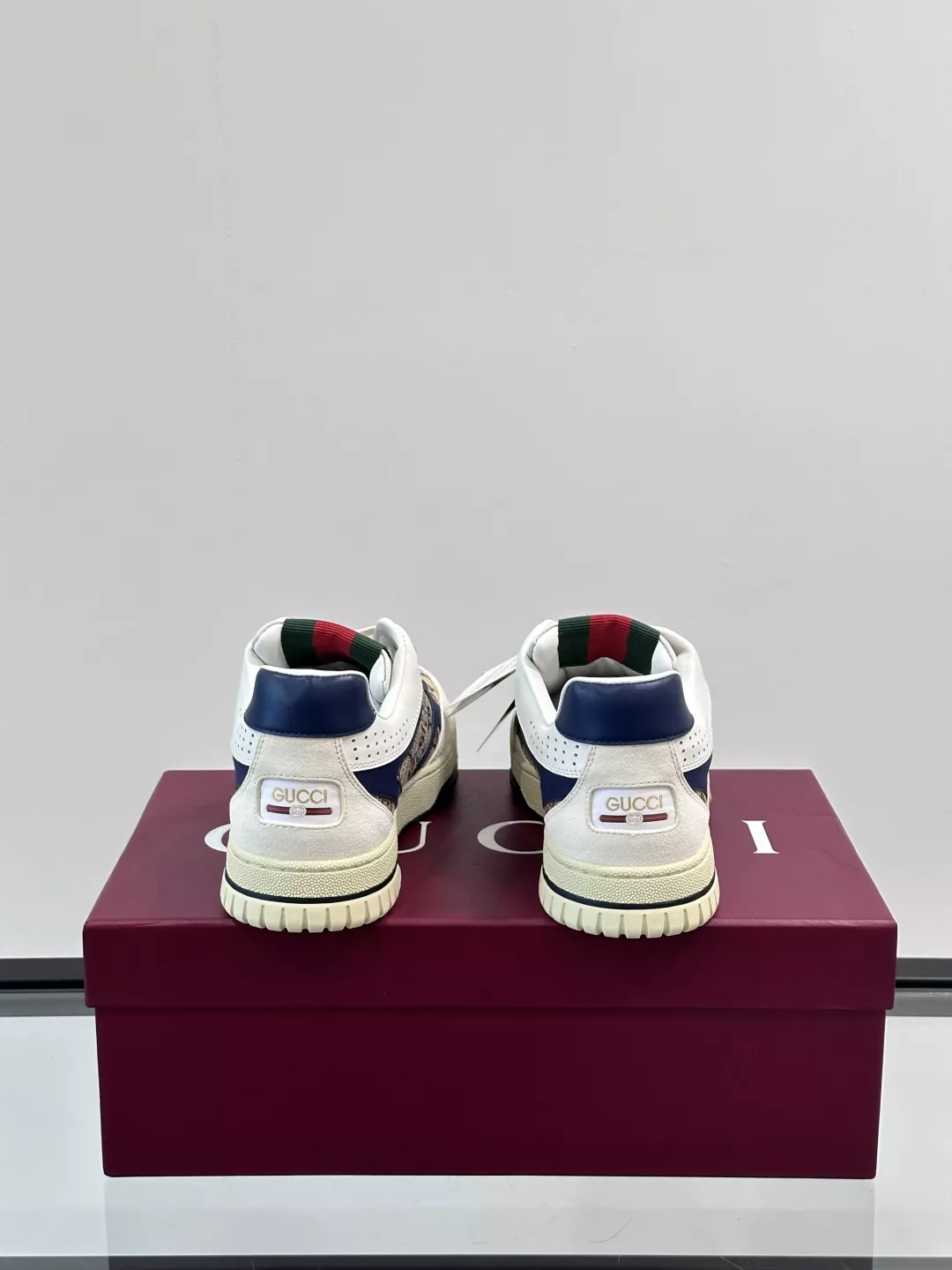 Gucci Casual Shoes For Women Stylish 396