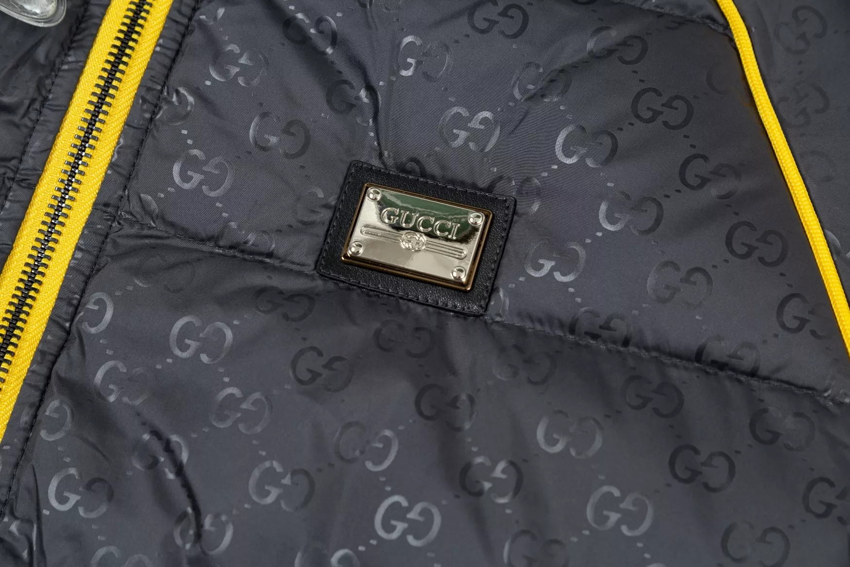 Gucci Down Feather Coat Long Sleeved For Men Breathable 6755