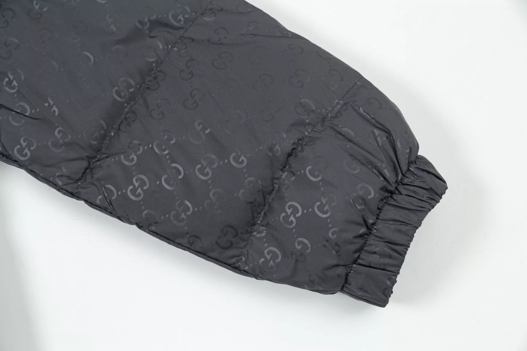 Gucci Down Feather Coat Long Sleeved For Men Breathable 6755