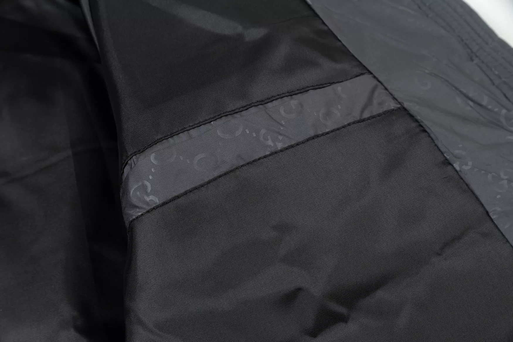 Gucci Down Feather Coat Long Sleeved For Men Breathable 6755
