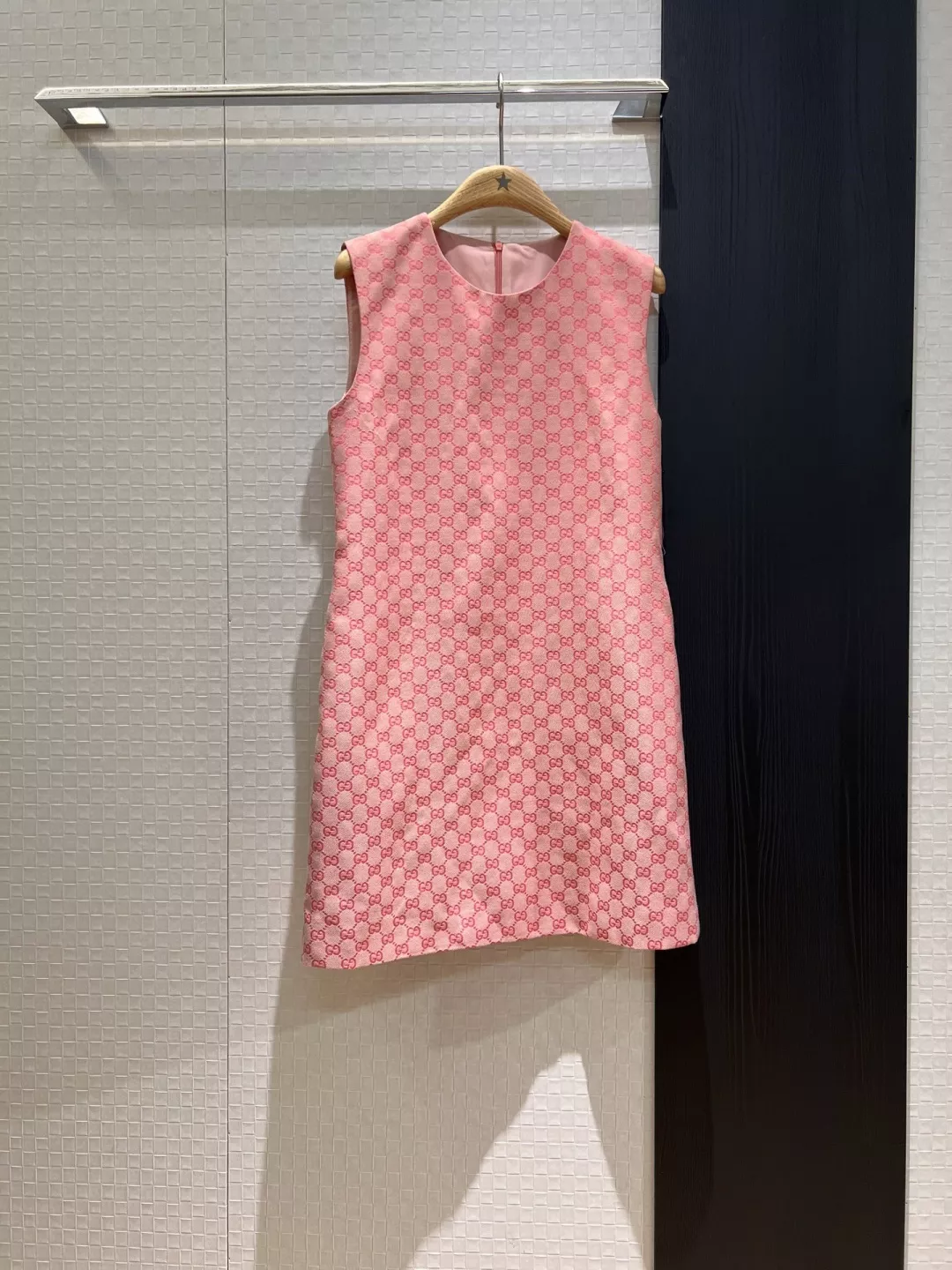 Gucci Dresses Sleeveless For Women Sleek 7154