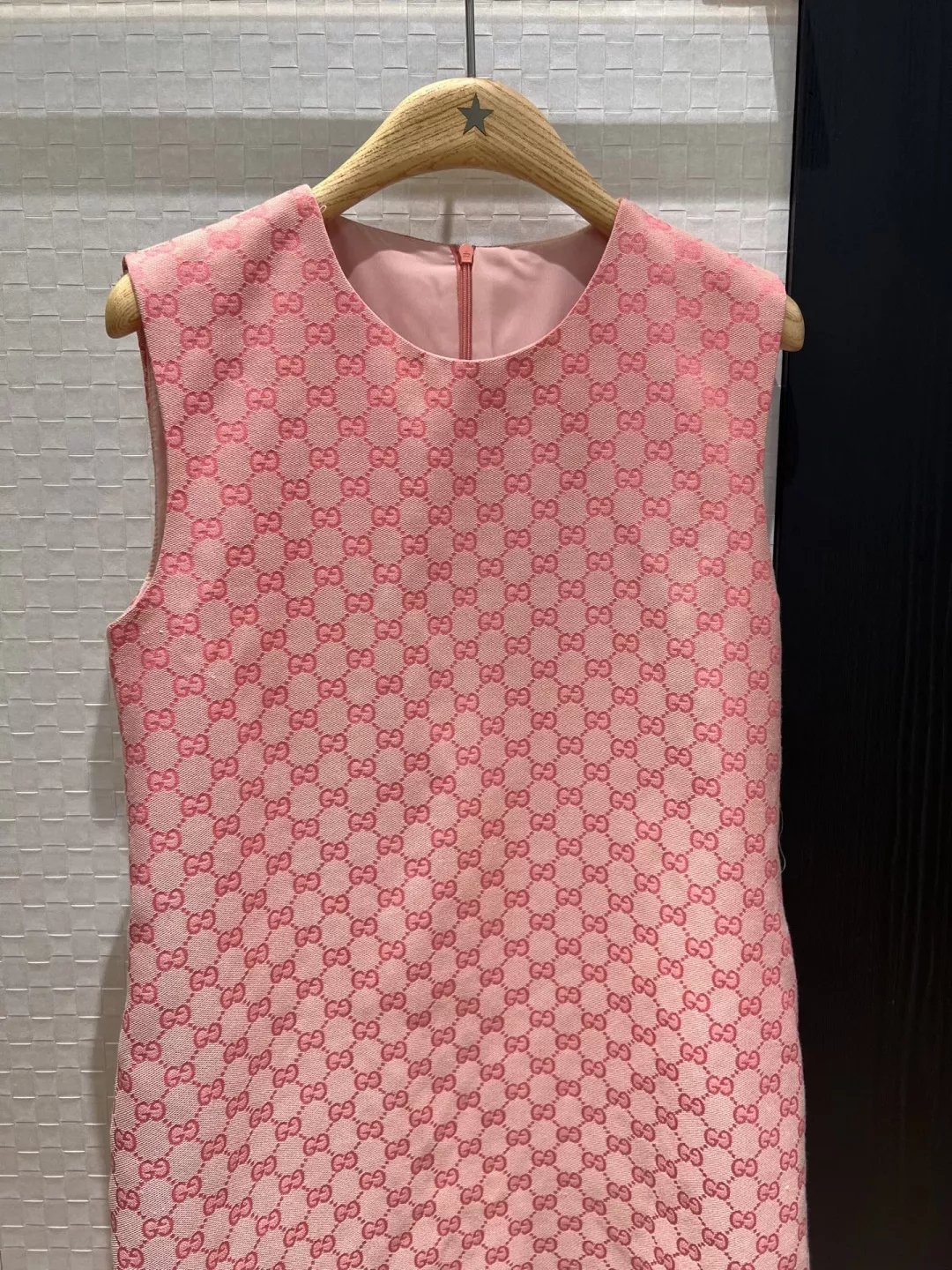 Gucci Dresses Sleeveless For Women Sleek 7154
