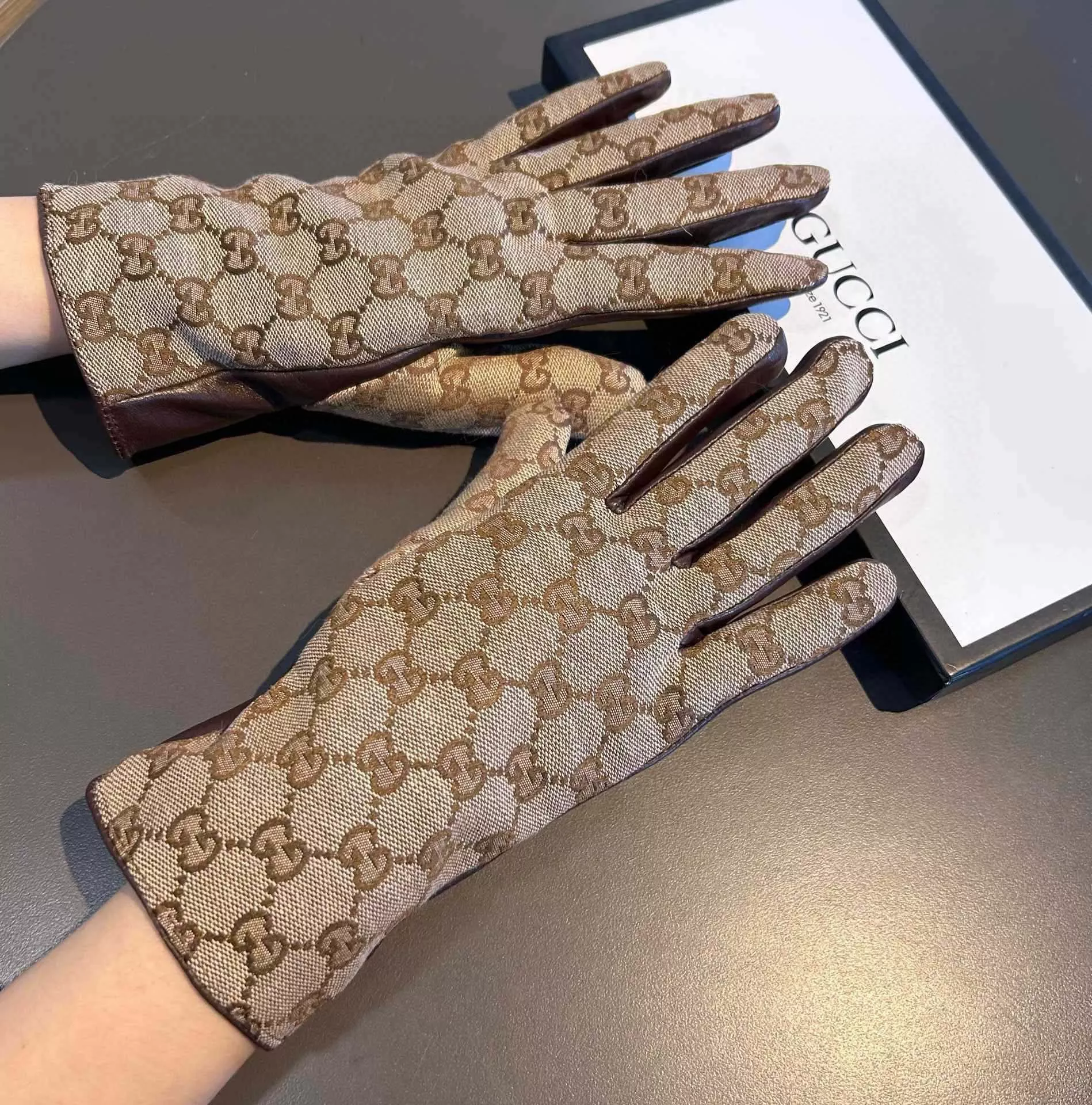 Gucci Gloves For Women AllSeason 5834