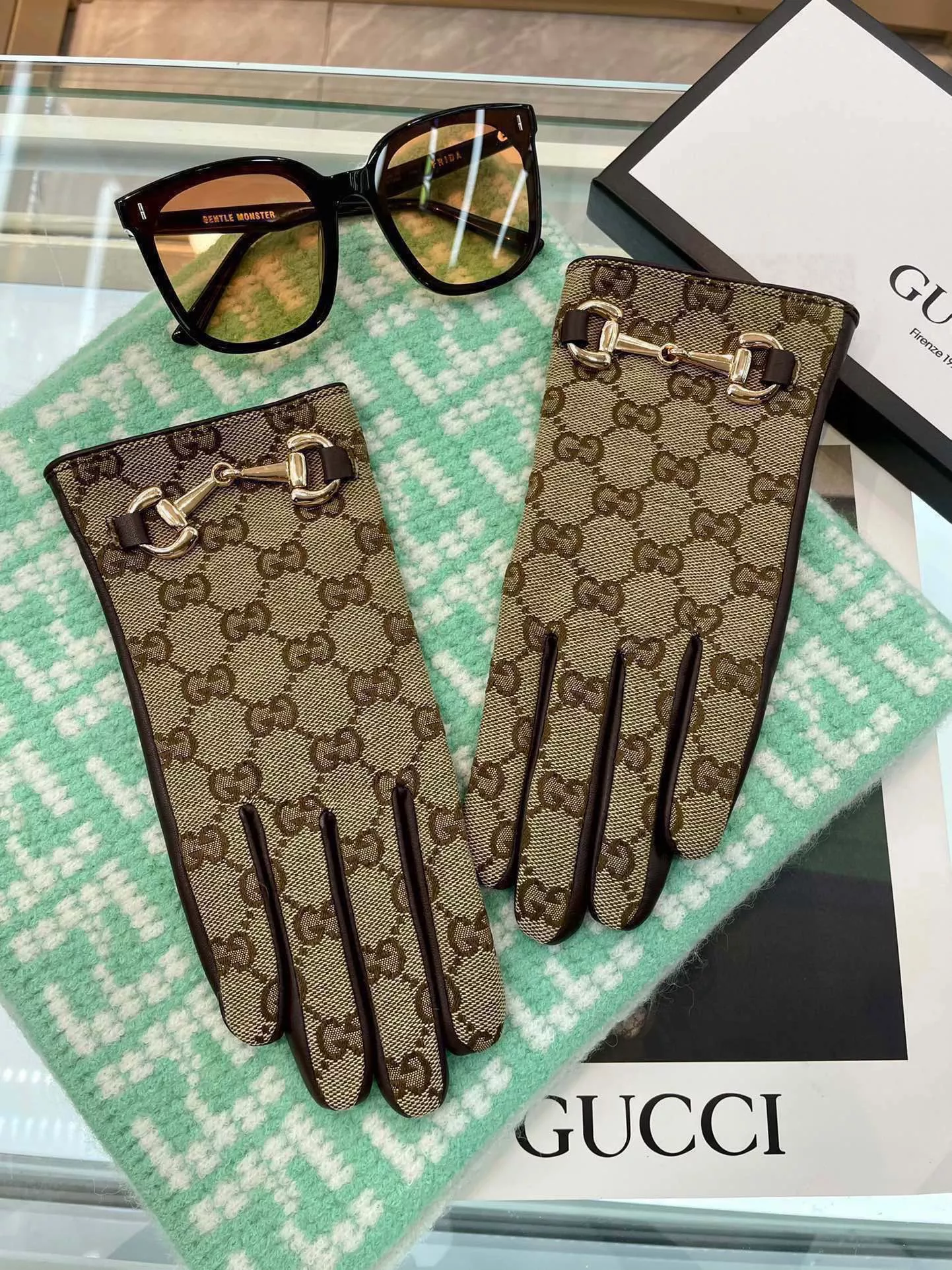 Gucci Gloves For Women SmartChoice 2141