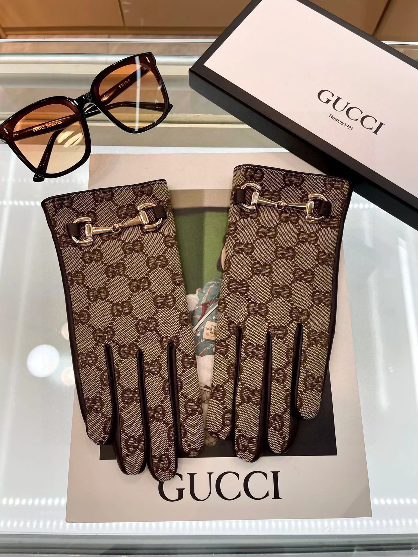 Gucci Gloves For Women SmartChoice 2141
