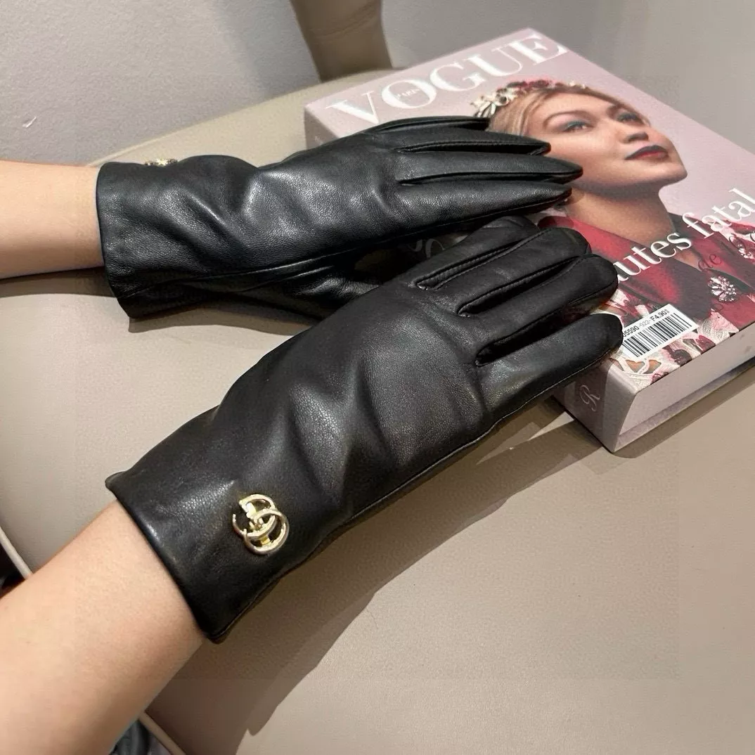 Gucci Gloves For Women Vibrant 5664