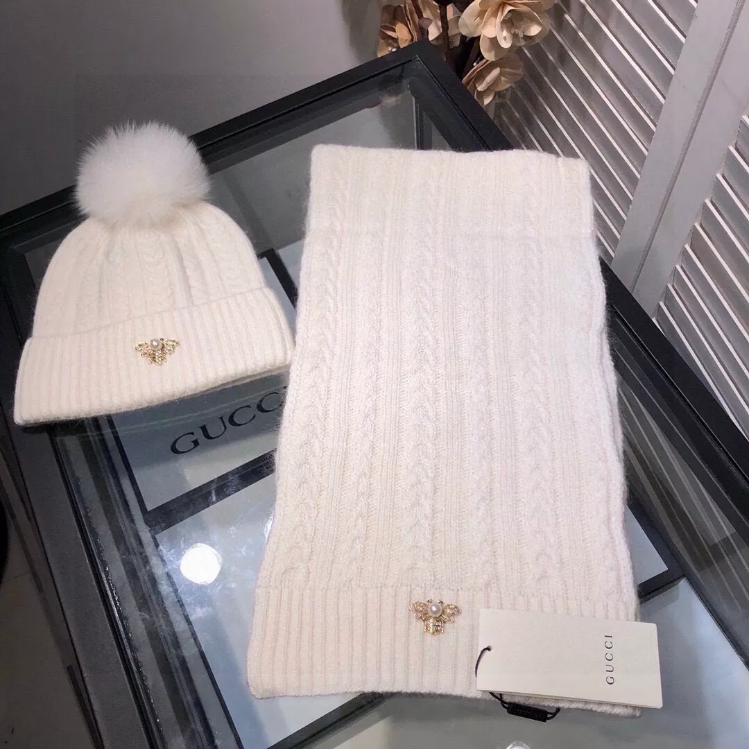 Gucci Hat and Scarf Set Unique 8551