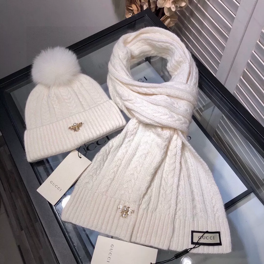Gucci Hat and Scarf Set Unique 8551