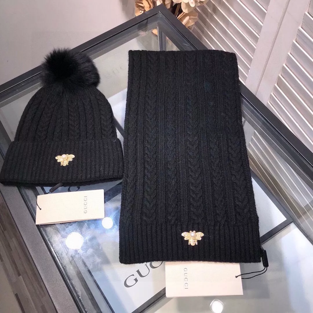 Gucci Hat and Scarf Set Vibrant 4063