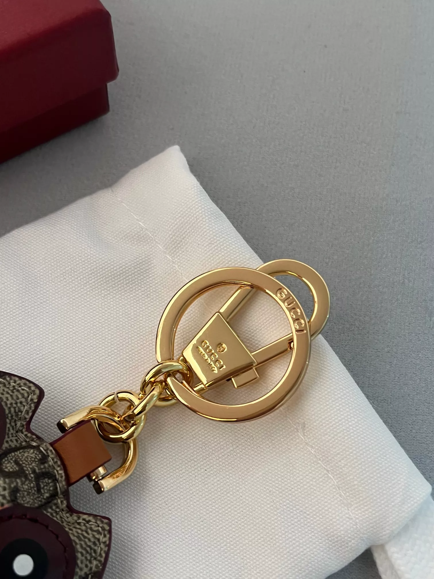 Gucci Key Holder And Bag Buckle Compact 1287