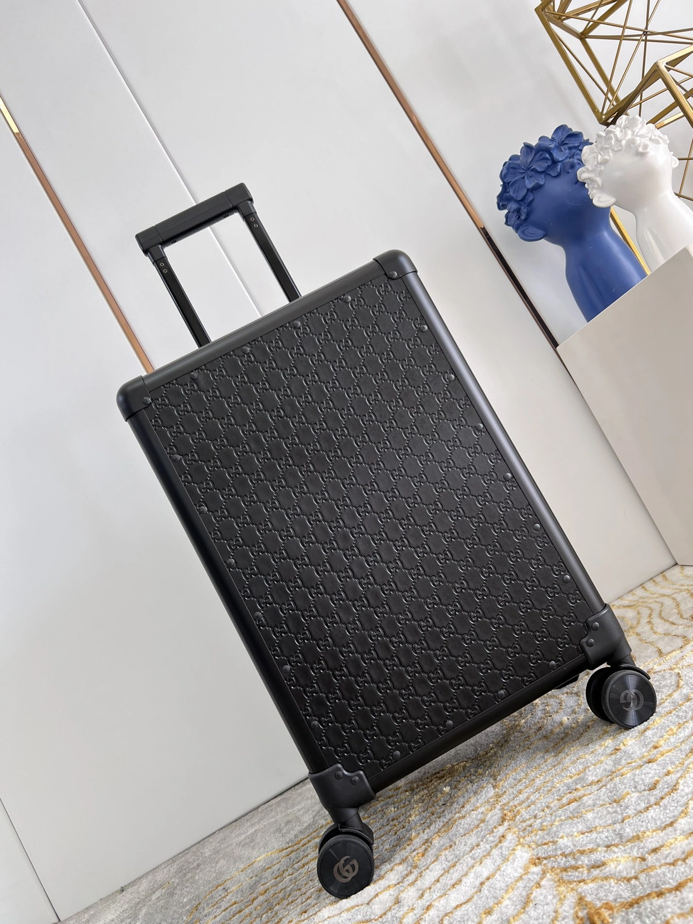 Gucci Luggage Comfortable 379