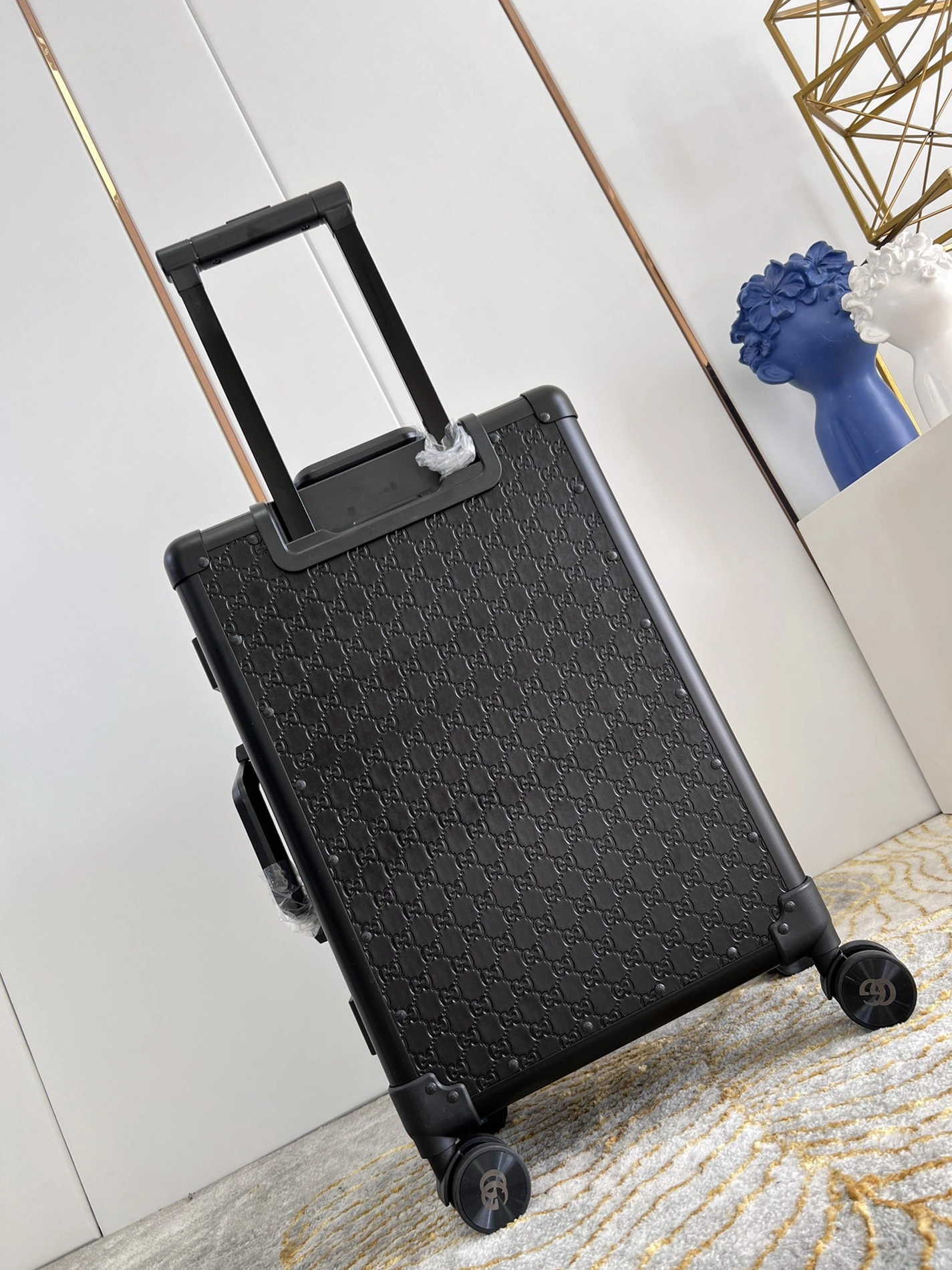 Gucci Luggage Comfortable 379