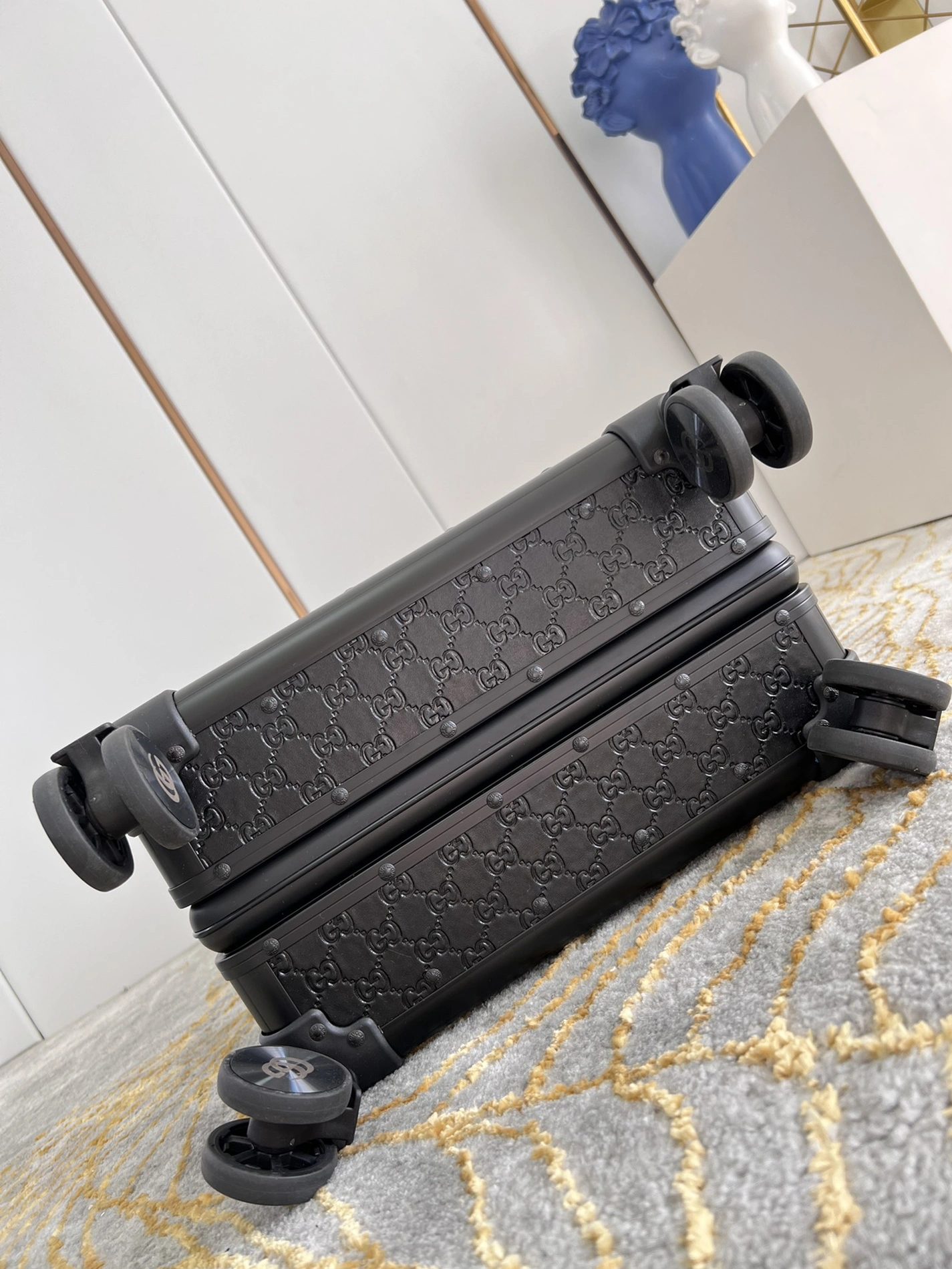Gucci Luggage Comfortable 379