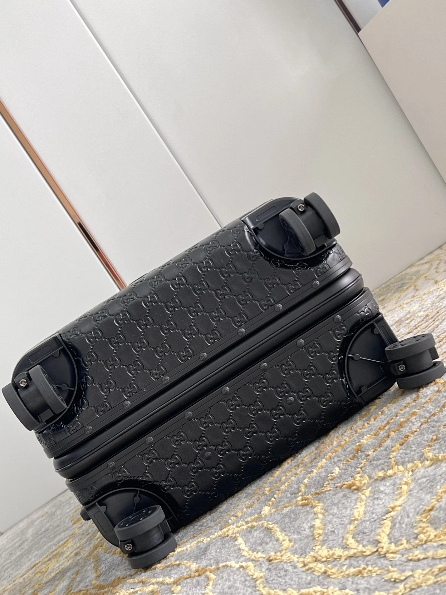Gucci Luggage Comfortable 3898