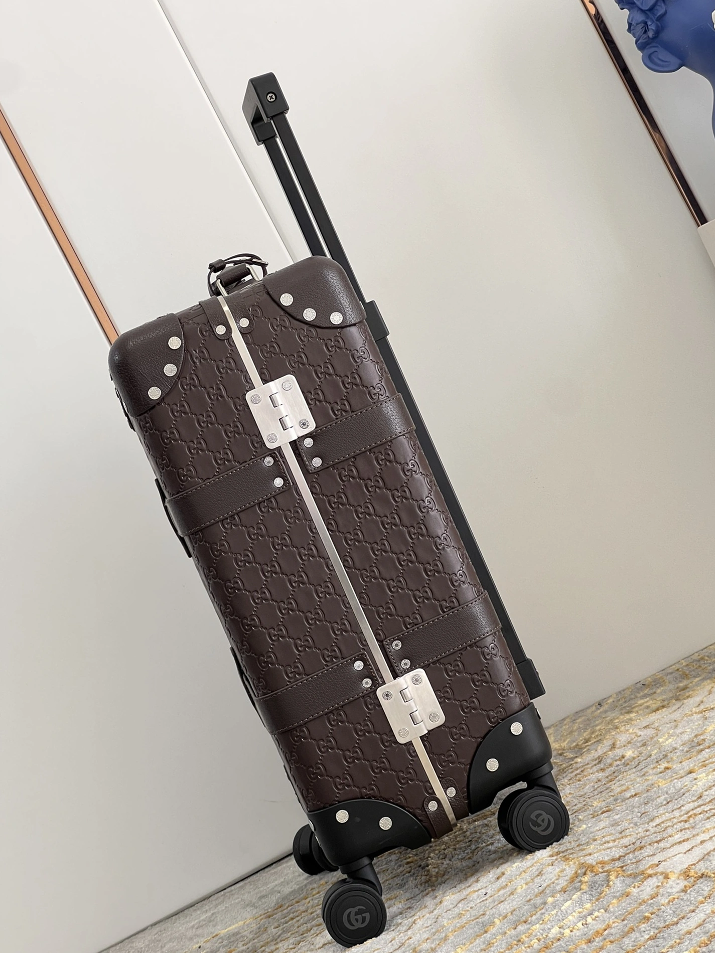 Gucci Luggage Durable 801