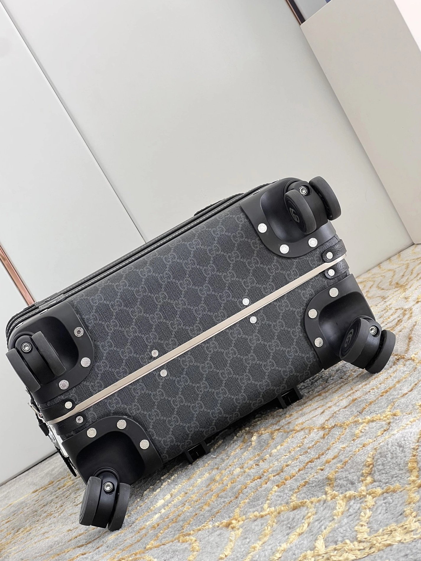 Gucci Luggage Efficient 679