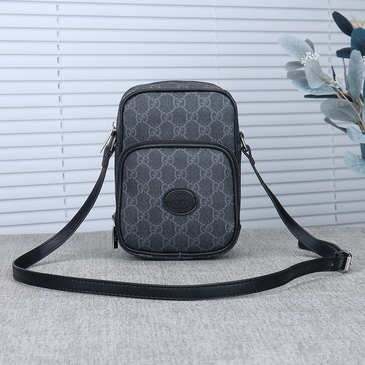 Gucci Messenger Bags For Unisex Versatile 1262