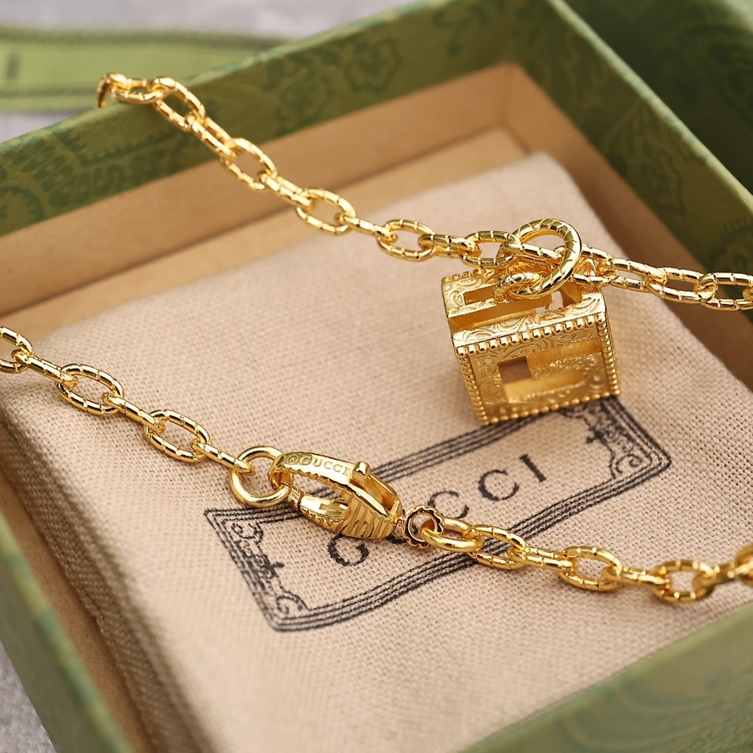Gucci Necklace Sleek 4521