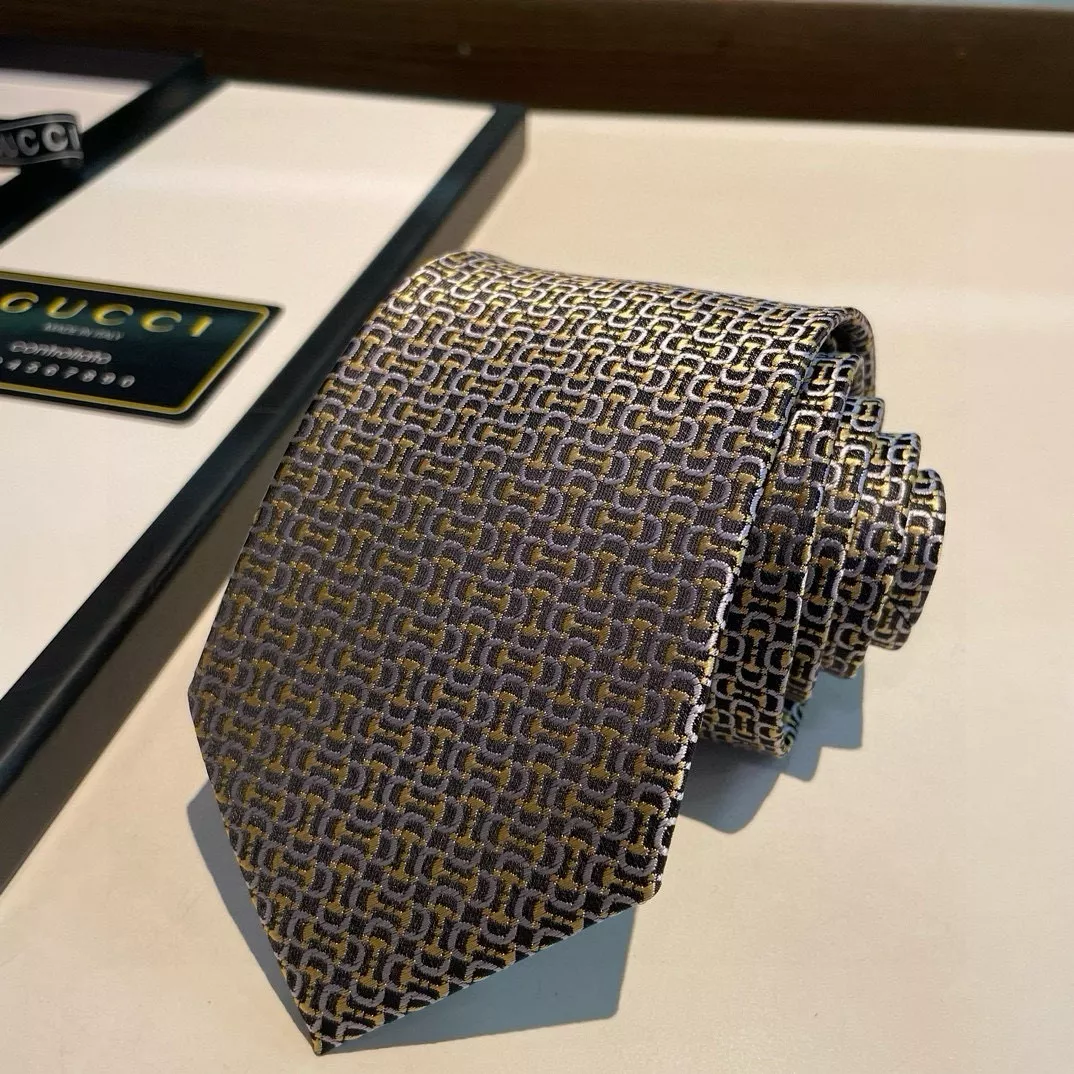 Gucci Necktie Bold 4279