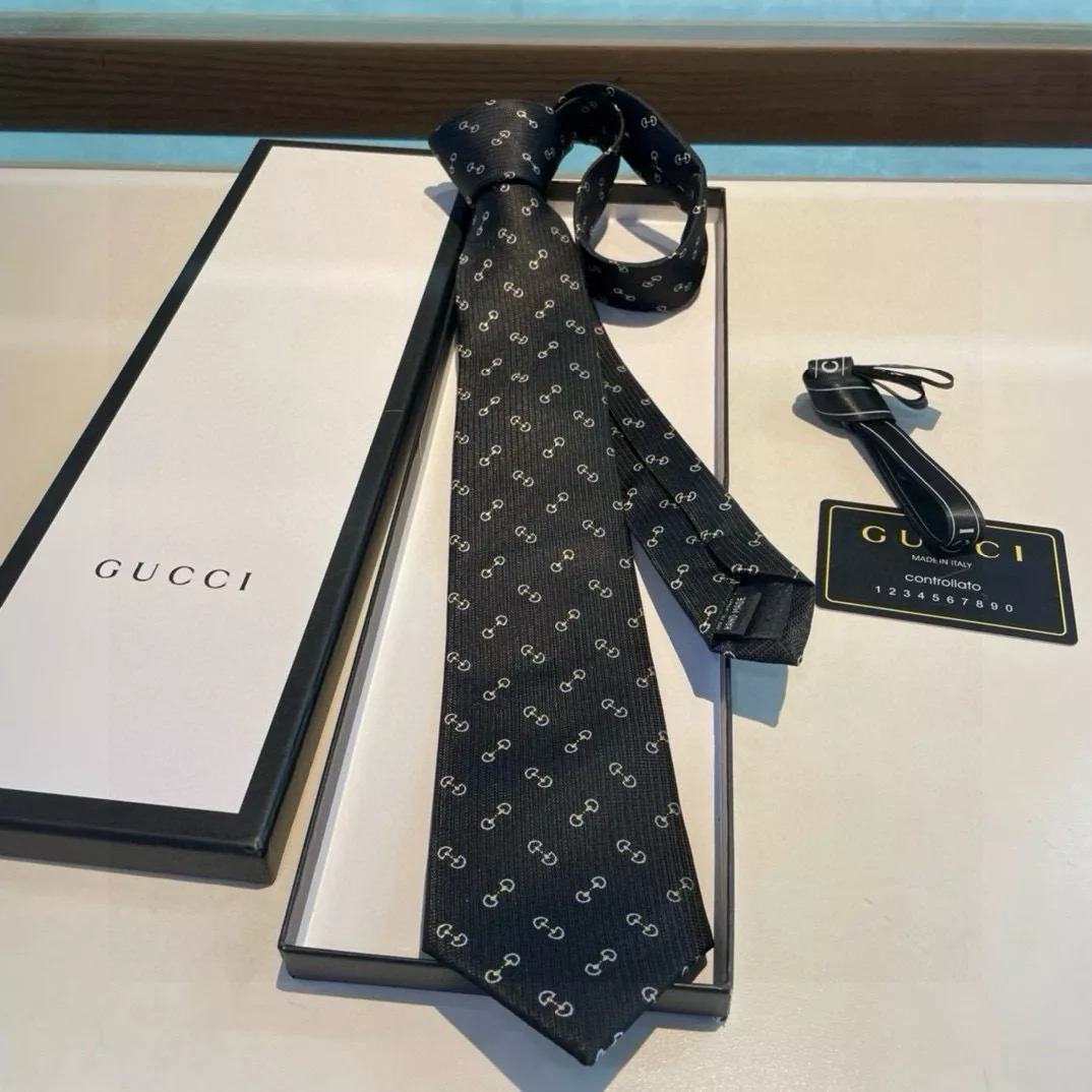 Gucci Necktie Classic 8977