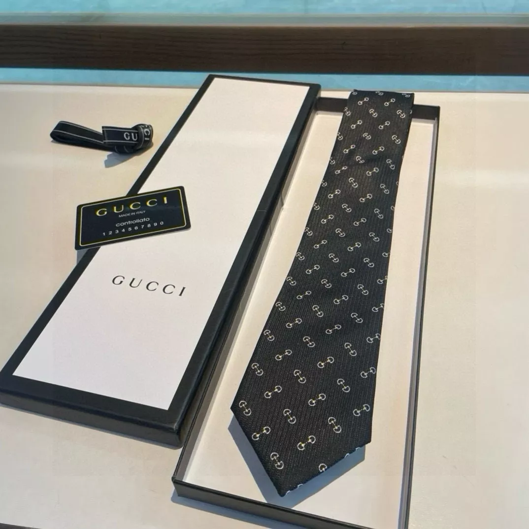 Gucci Necktie Classic 8977