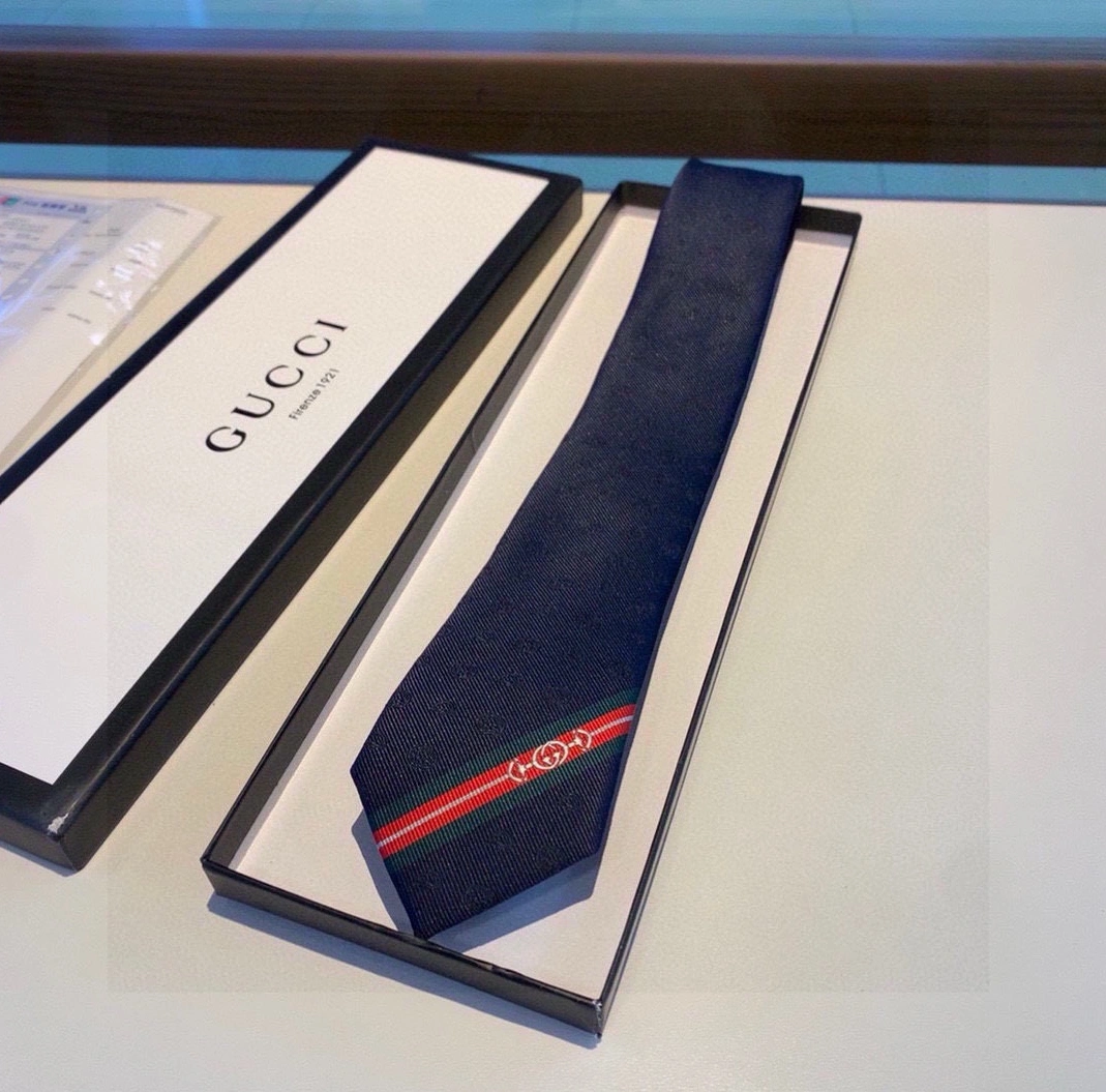 Gucci Necktie For Men DailyWear 4540